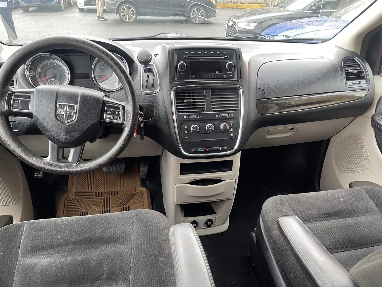 Dodge Grand Caravan снимка Dodge Grand Caravan