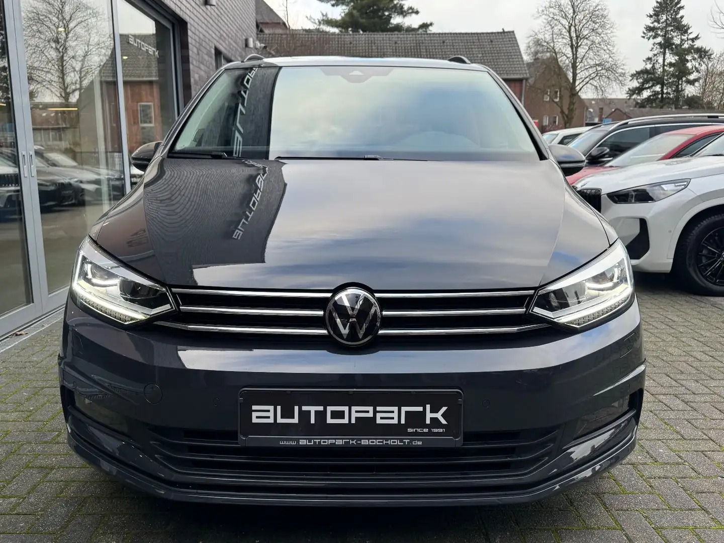 Volkswagen Touran Business PANO DYNAUDIO EASYOPEN Light+ 7S Grau - 2