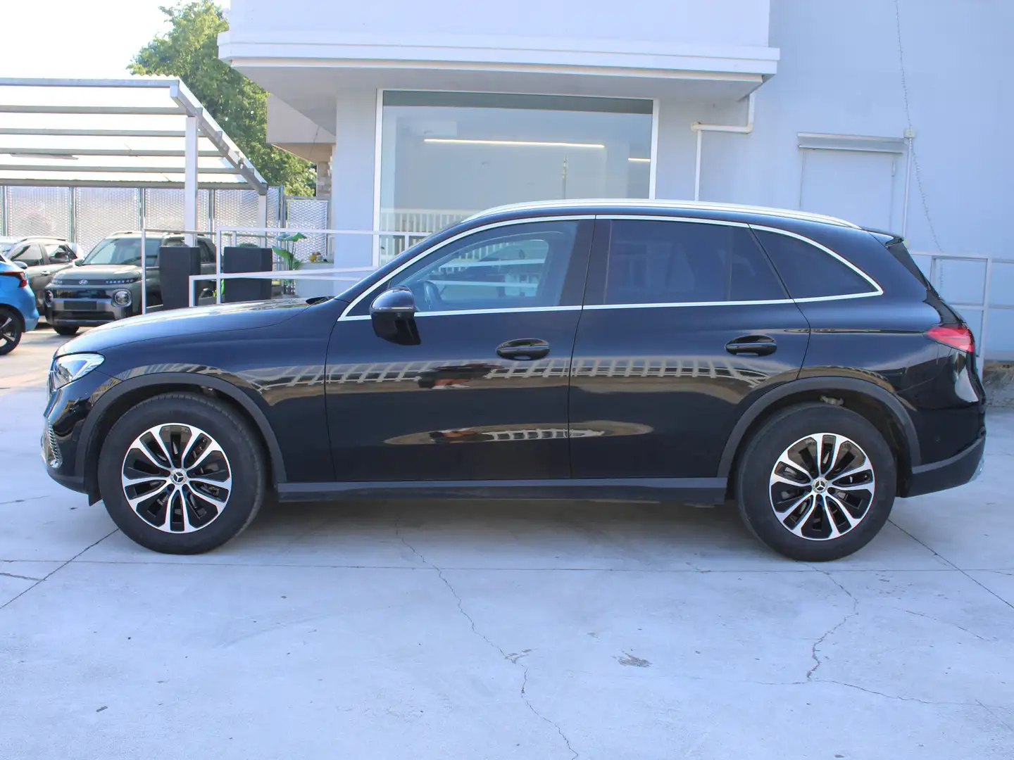 Mercedes-Benz GLC 200 GLC 200 Advanced 4matic auto Czarny - 2
