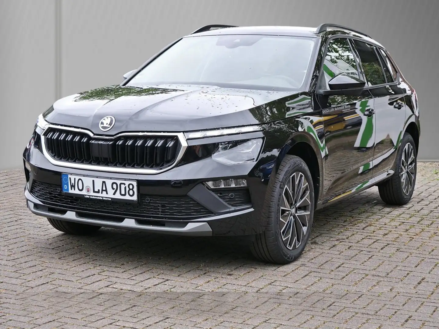 Skoda Kamiq Tour 1,5 l TSI DSG 110 kW / 150 PS Schwarz - 2