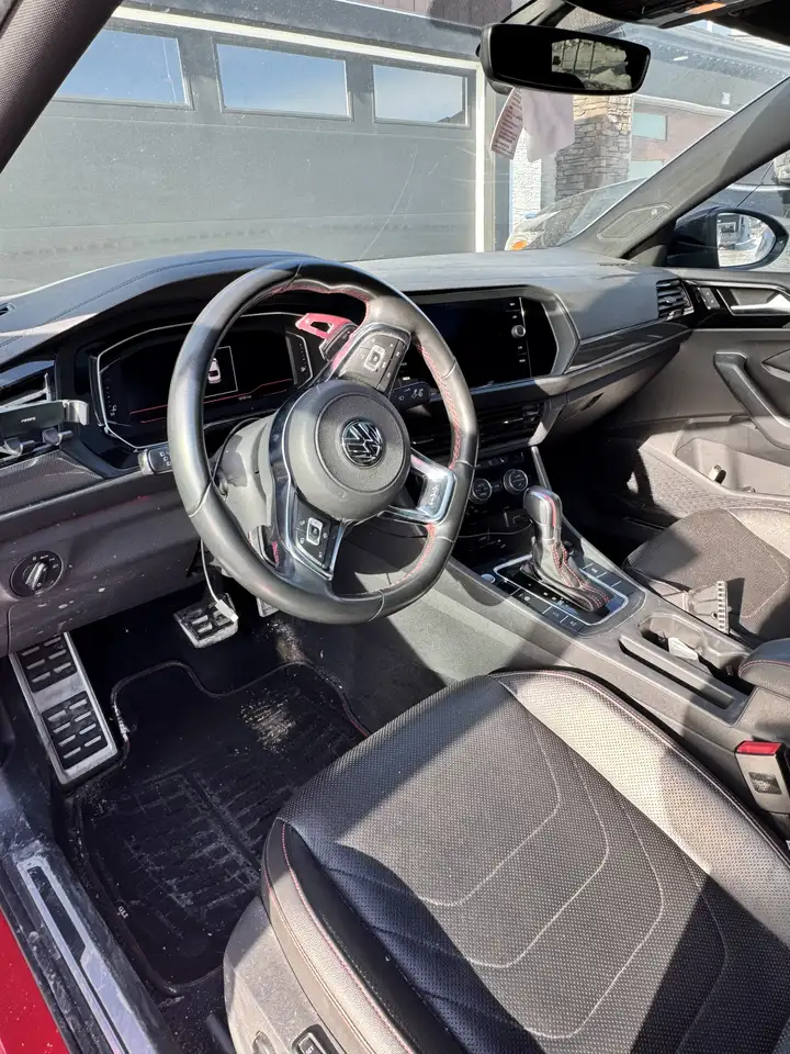 Volkswagen Jetta снимка Volkswagen Jetta