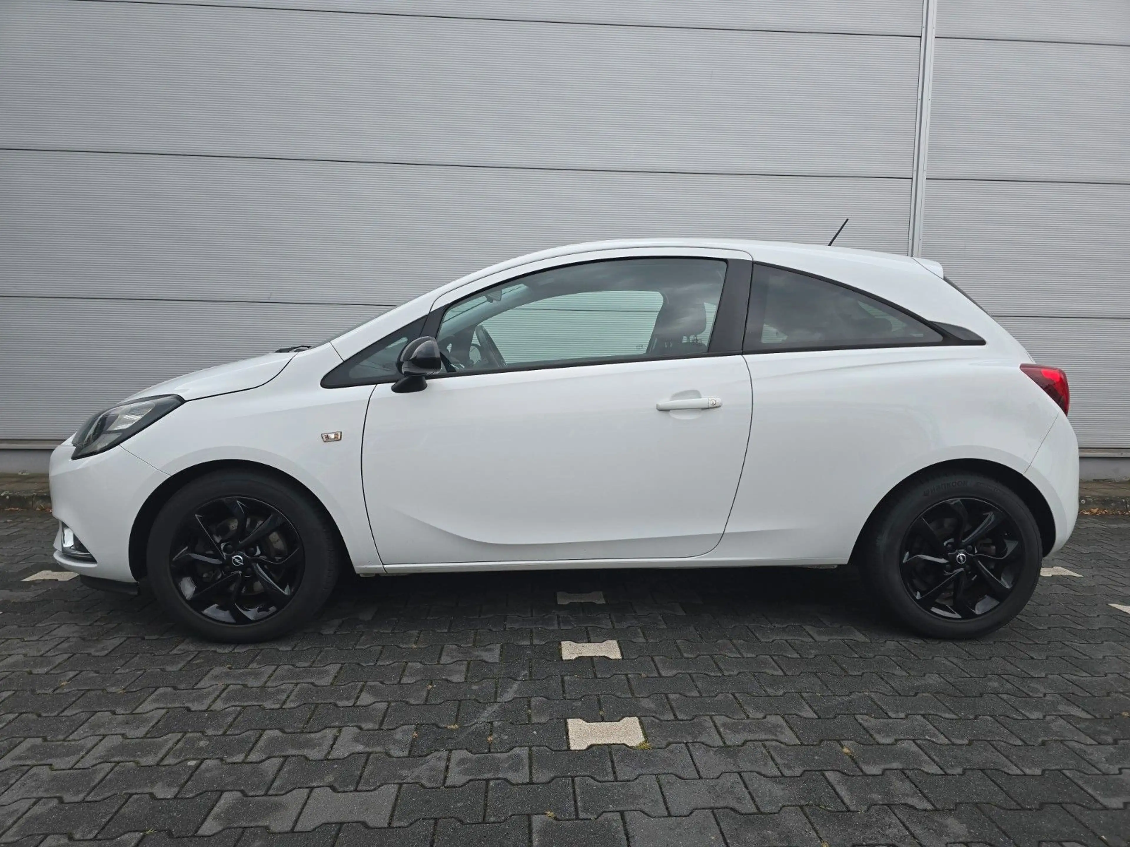 Opel Corsa E Color Edition — photo 7