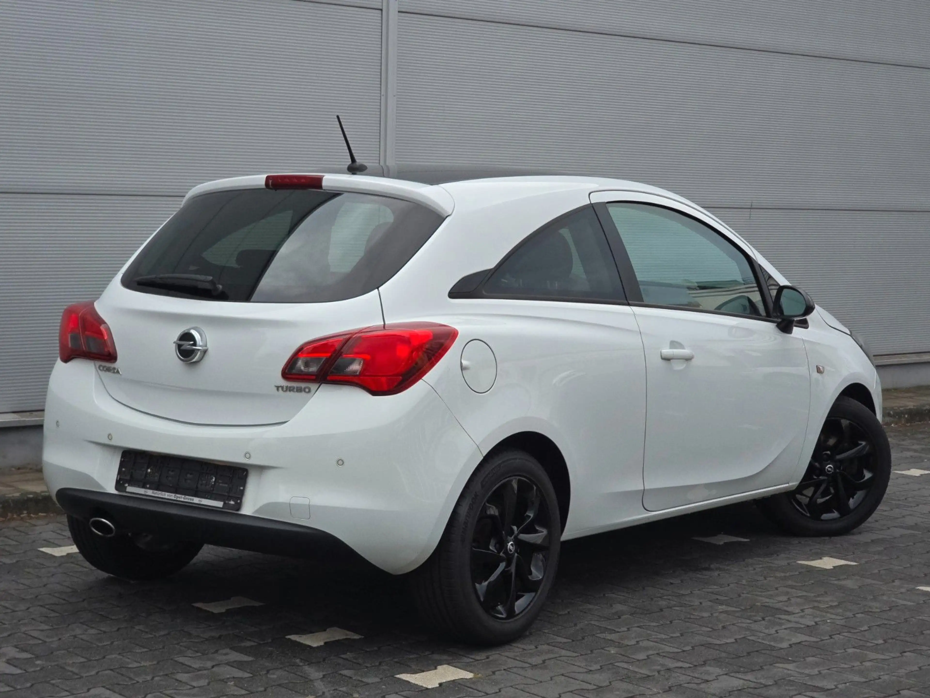 Opel Corsa E Color Edition — photo 11