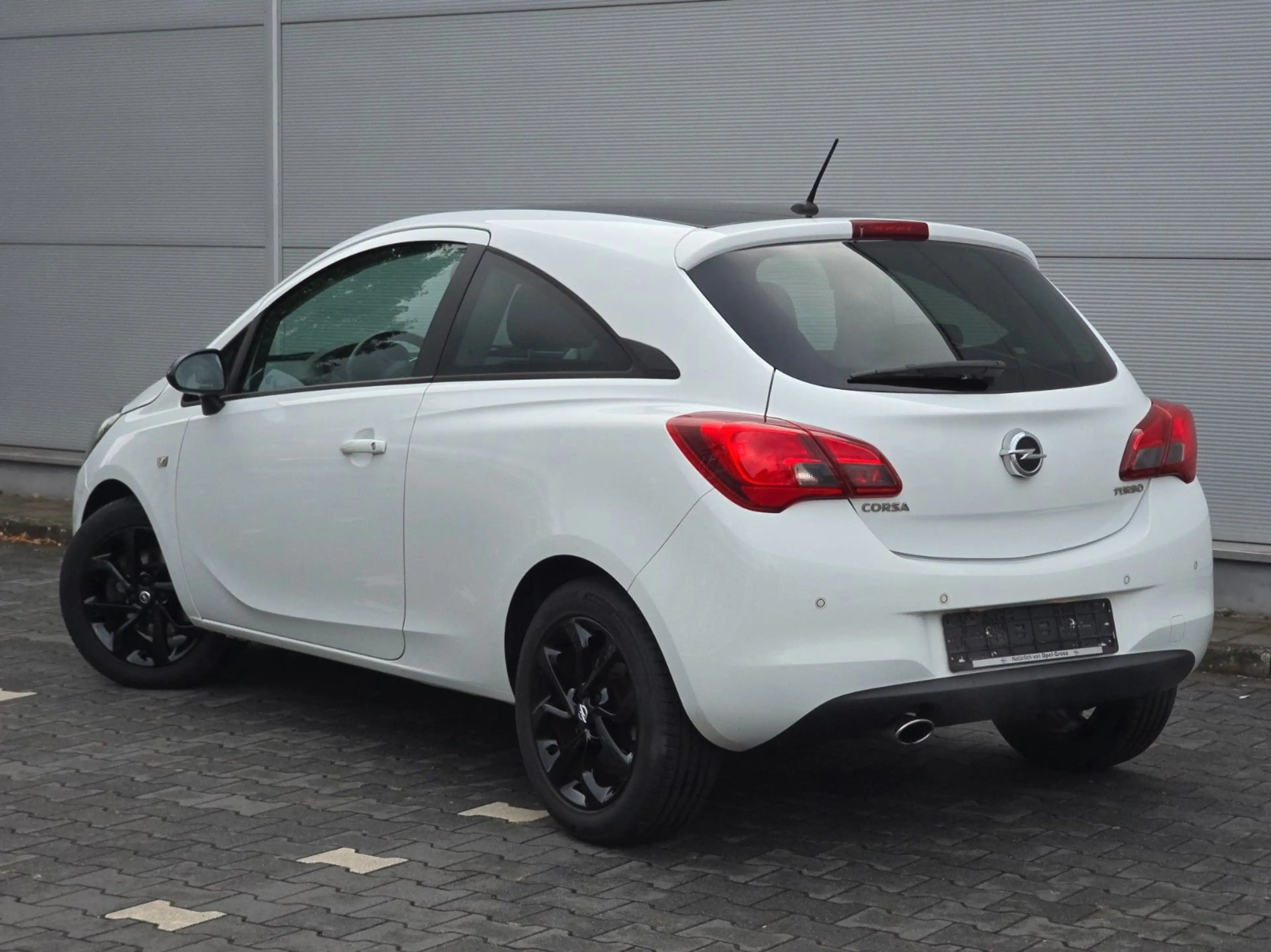 Opel Corsa E Color Edition — photo 8