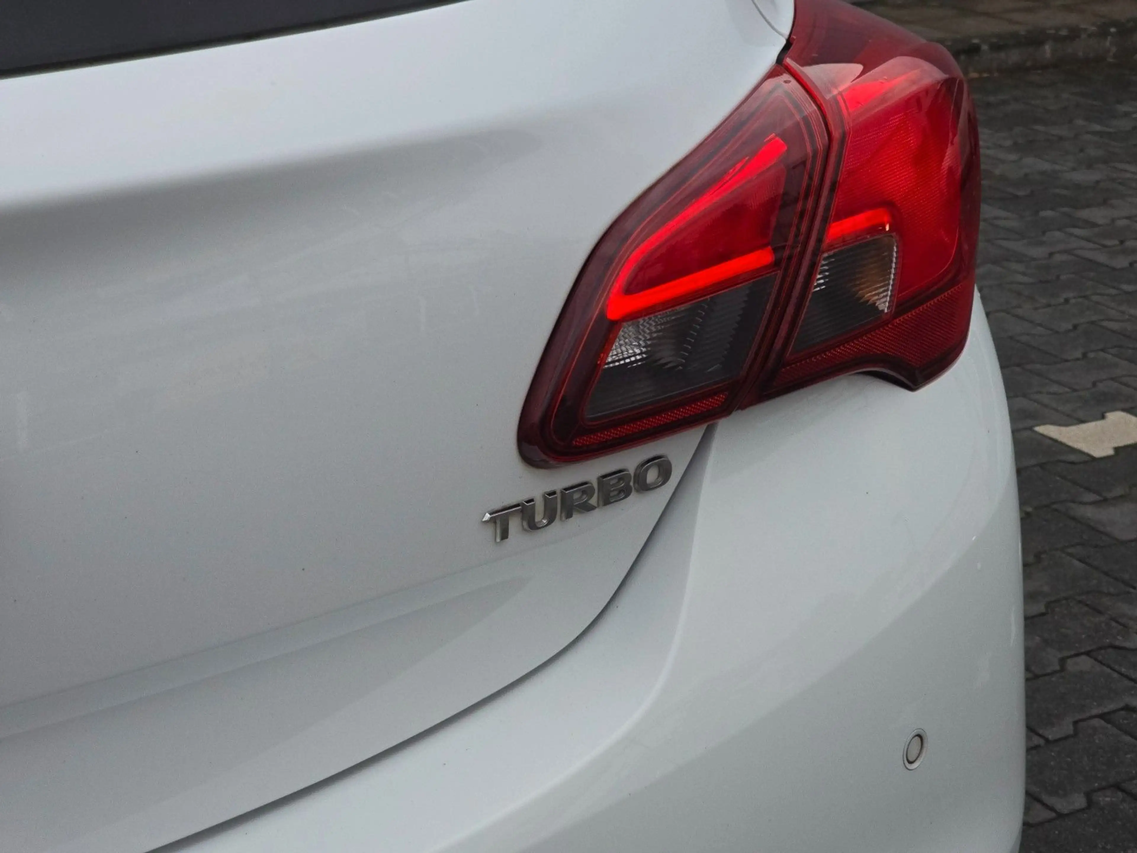 Opel Corsa E Color Edition — photo 9