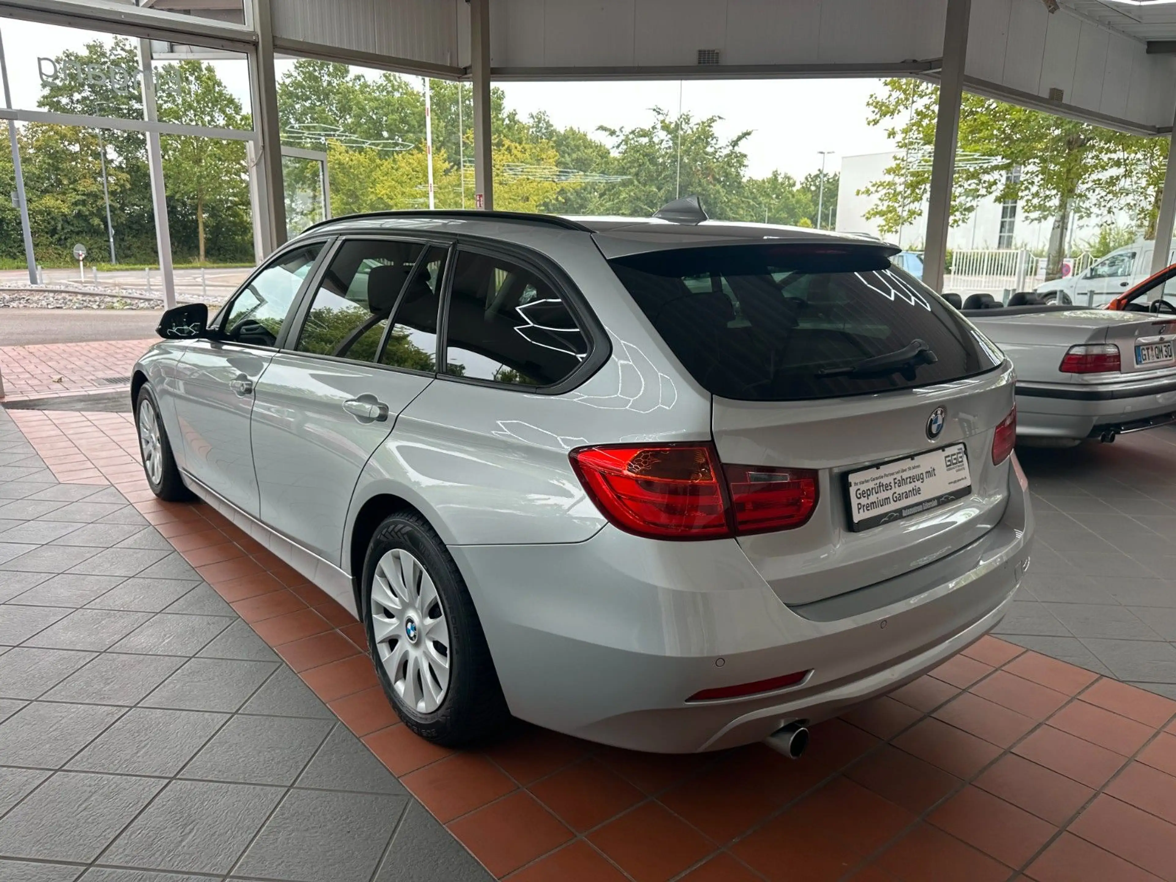 BMW 318 d Touring * 2. Hand / AUTOMATIK / GARANTIE * — photo 4