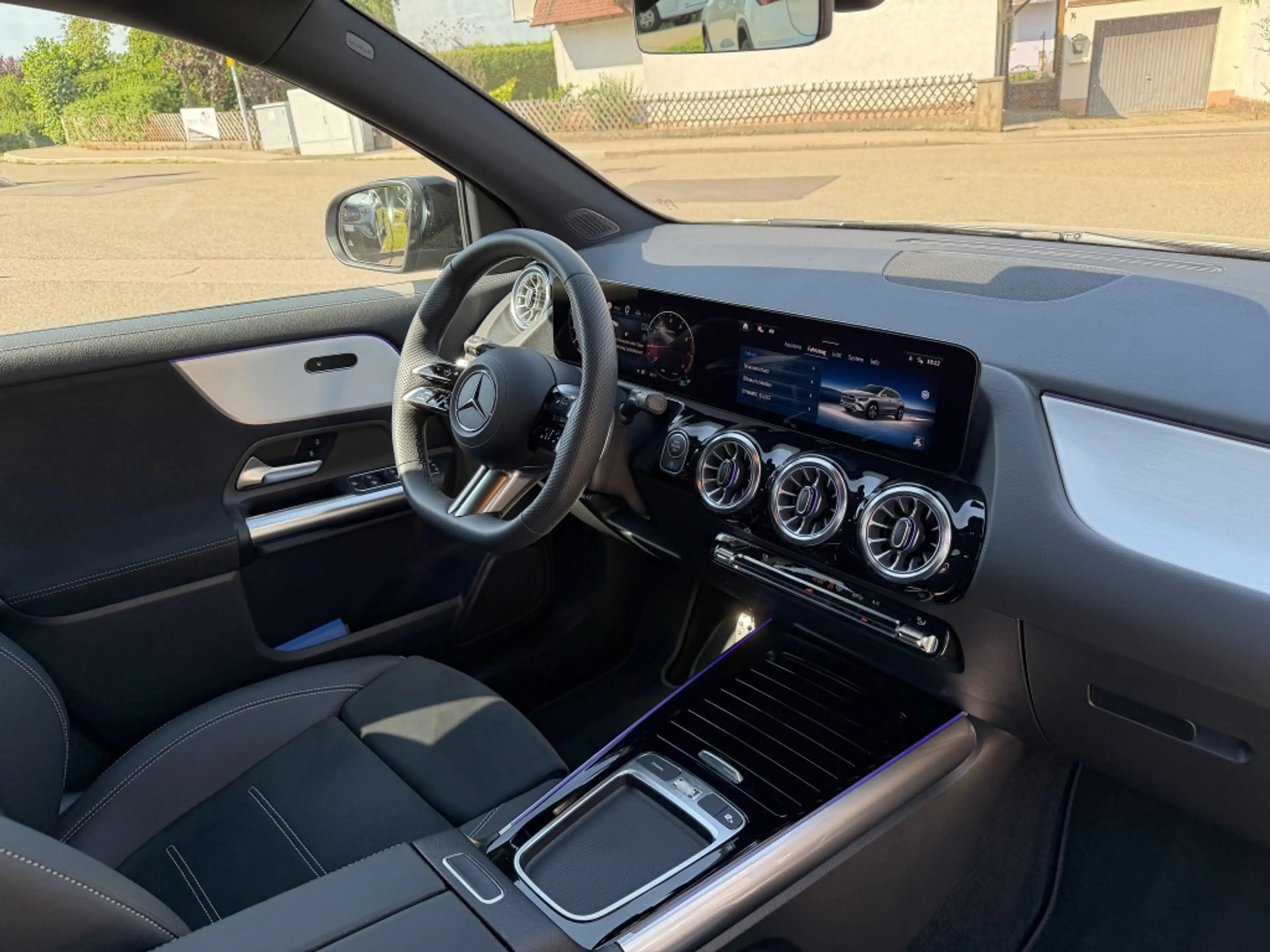 Mercedes-Benz GLA 200 AMG AMG SpzEdi AHK WinterP+M&S Räder 19" — photo 6