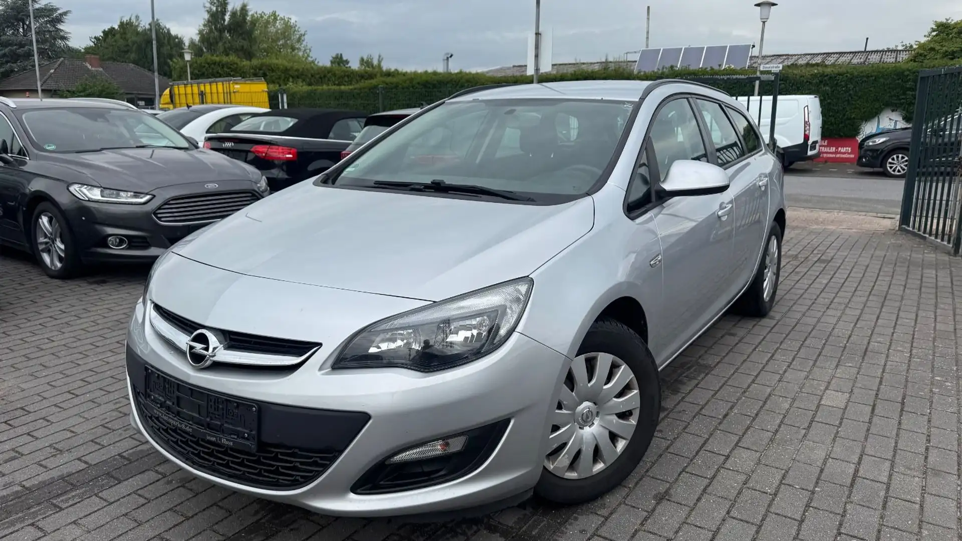 Opel Astra 1.6 TDCi Sports Tourer Edition| NAVI|EURO6 Zilver - 2