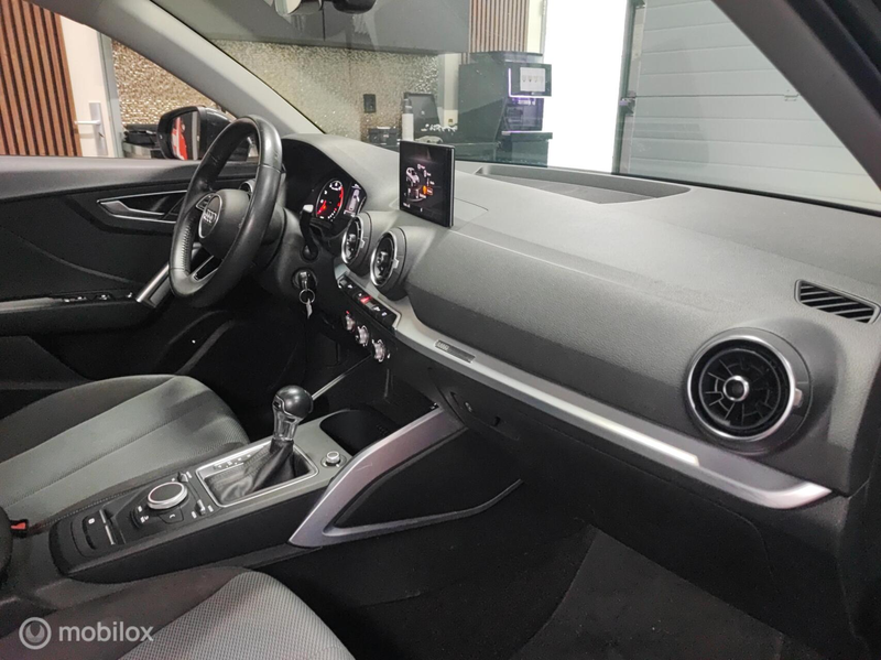 Audi Q2 35 TFSI S-TRONIC GREY PANORAMA LED NAVI XENON PDC — photo 43