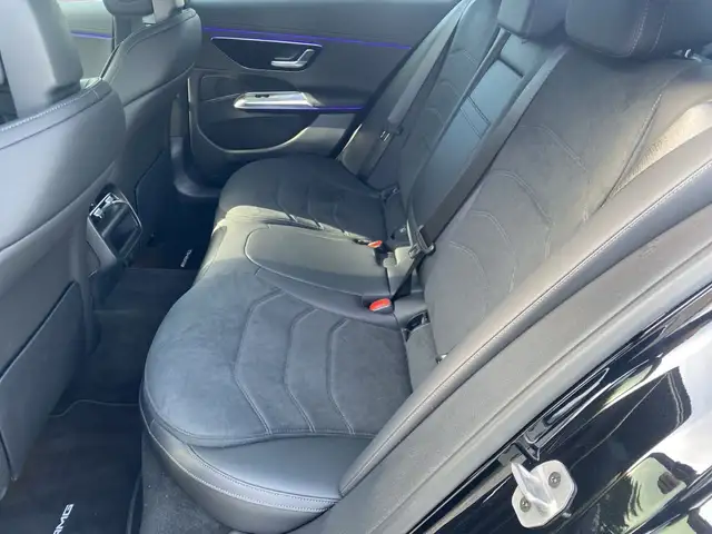 Mercedes-Benz E 220 d 4MATIC Limousine Distr PTS Shz MBUX Ambi Ansicht 16