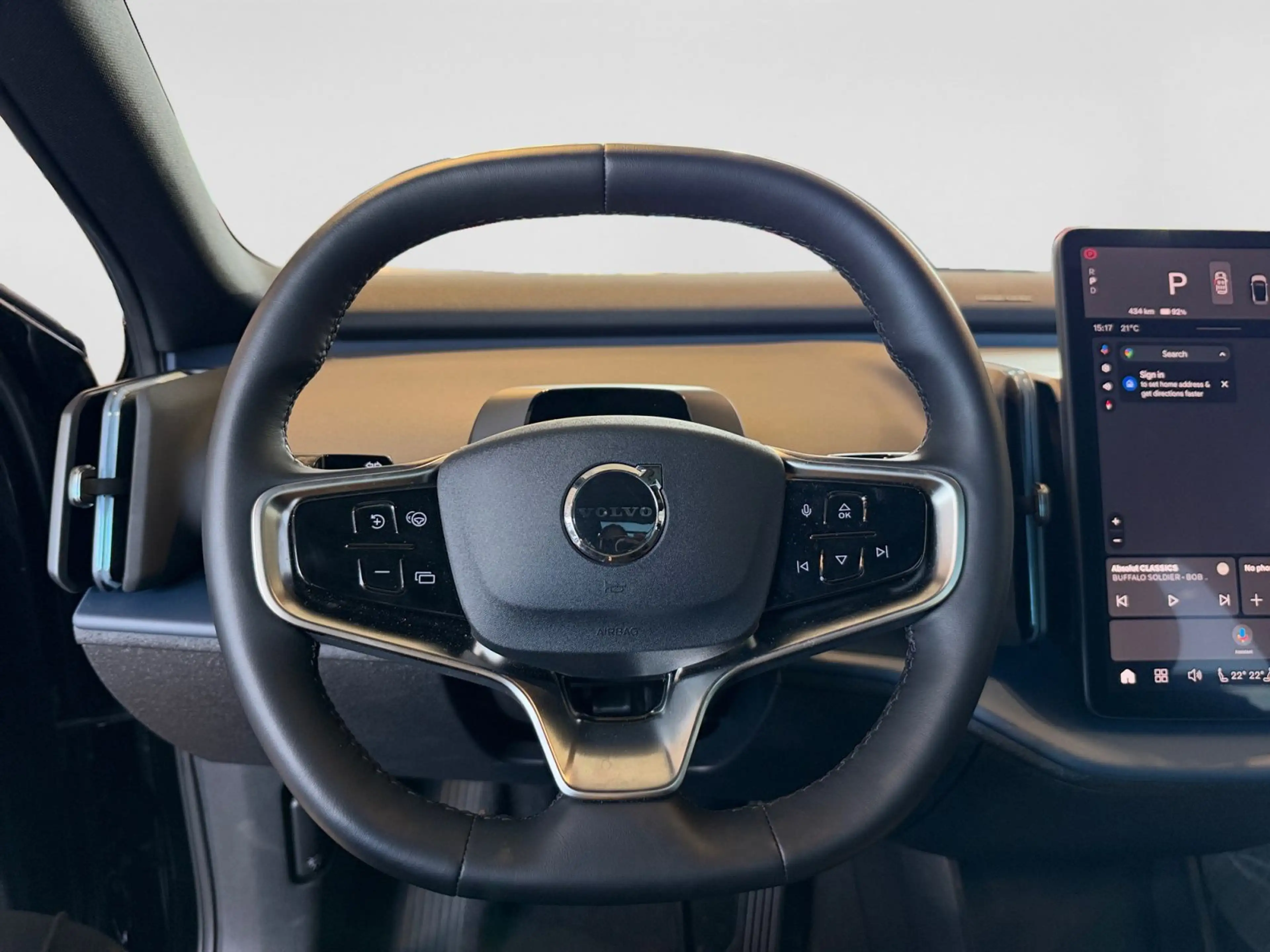 Volvo EX30 Plus AWD Performance Pure Electric — photo 14