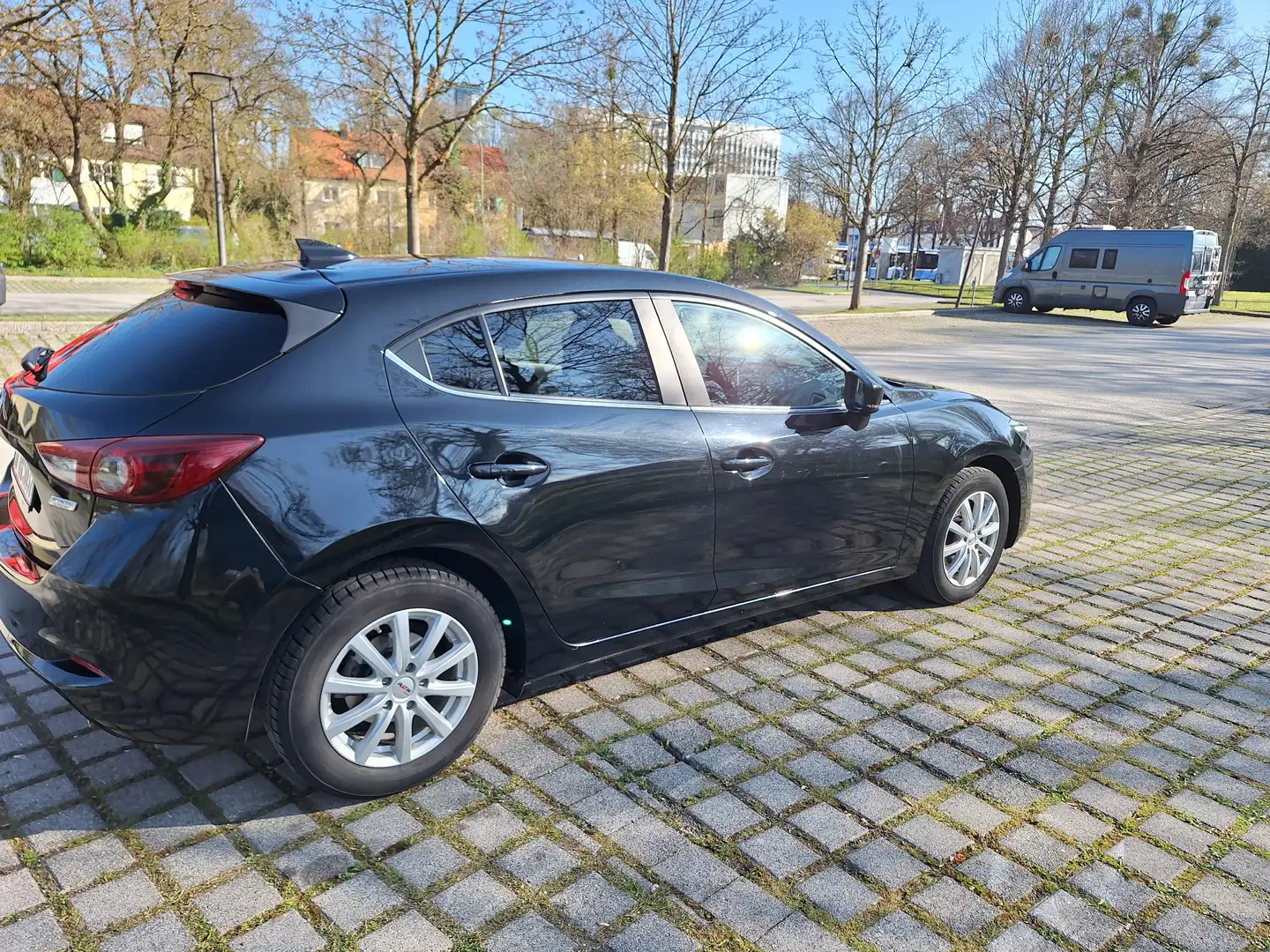 Mazda 3 3 Fließheck SKYACTIV-G 120 Sports-Line Schwarz - 1