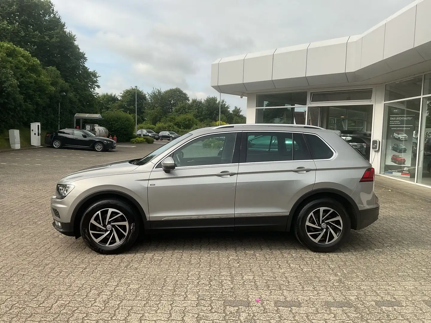 Volkswagen Tiguan Join 2.0 TDI AHK PDC LED Standhzg Sitzhzg Silber - 2