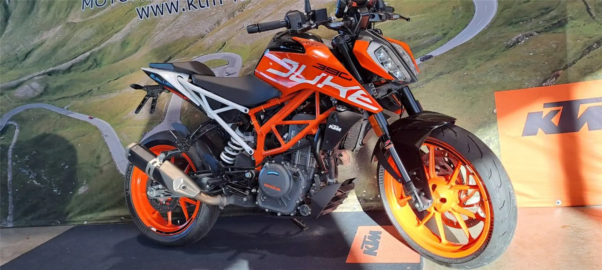 KTM 390 Duke - 1