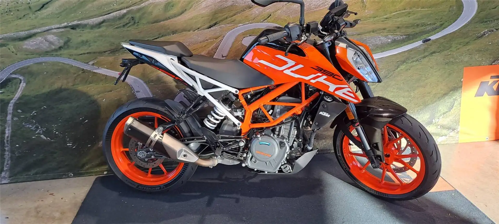 KTM 390 Duke - 2