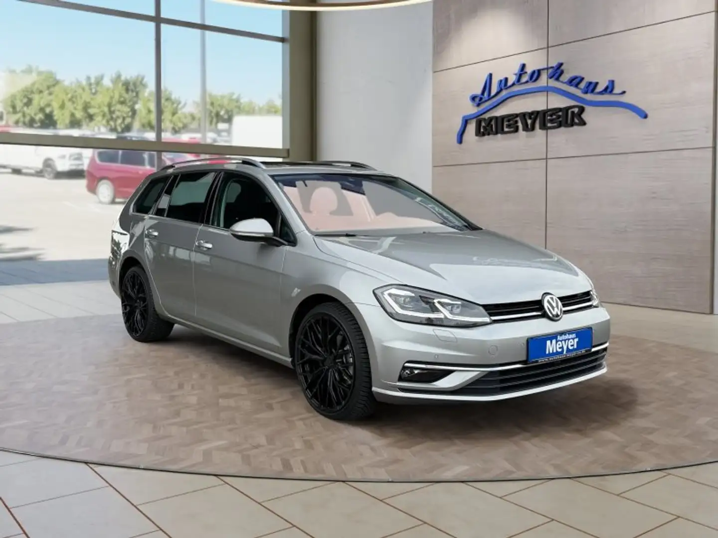 Volkswagen Golf 1,4TSI DSG aAHK/LED/Pano/Navi/Winterp. Zilver - 1