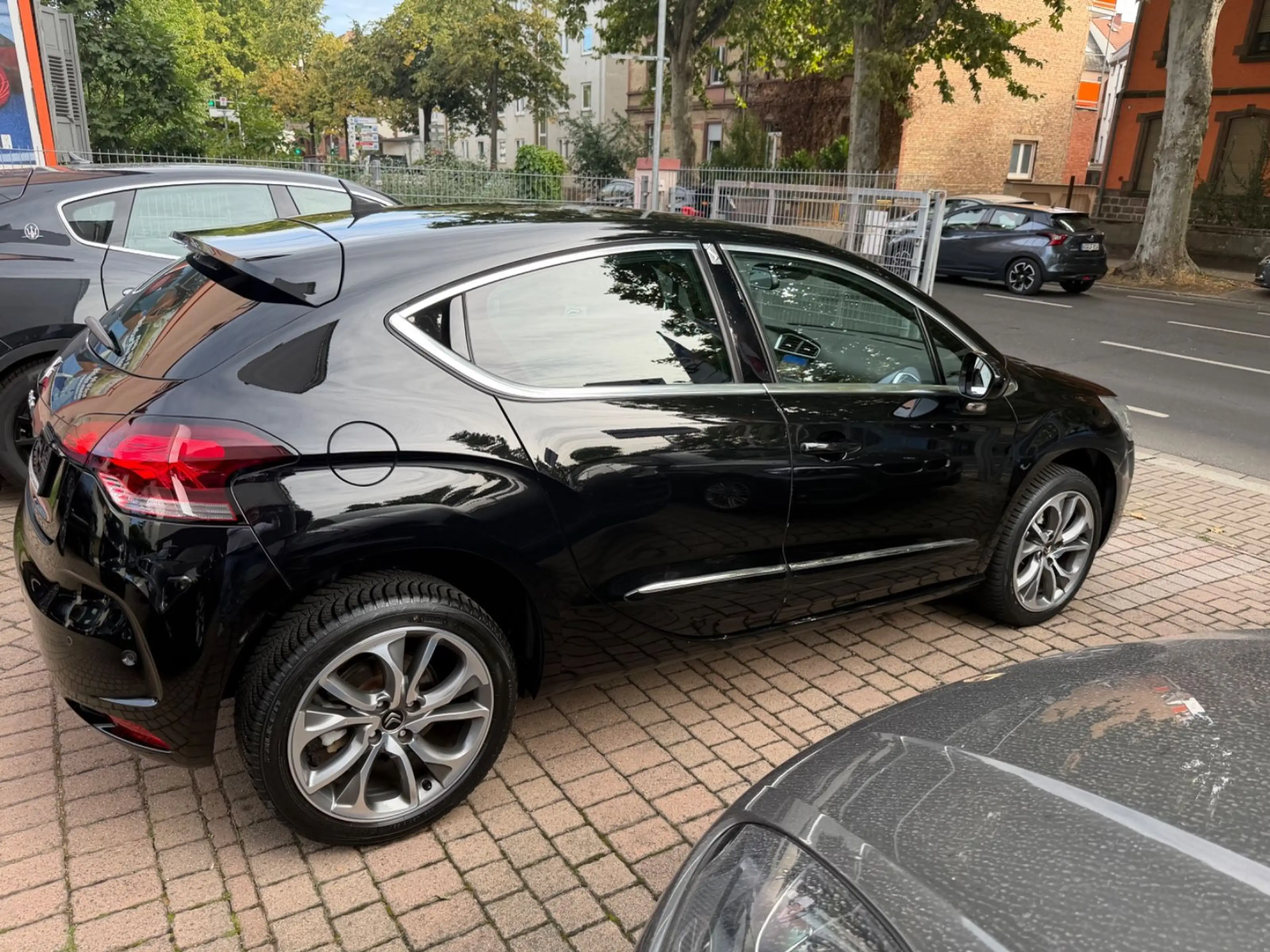 Citroen DS4 SoChic 2.Hand  Scheckheft Bi-Xenon Navi — photo 4
