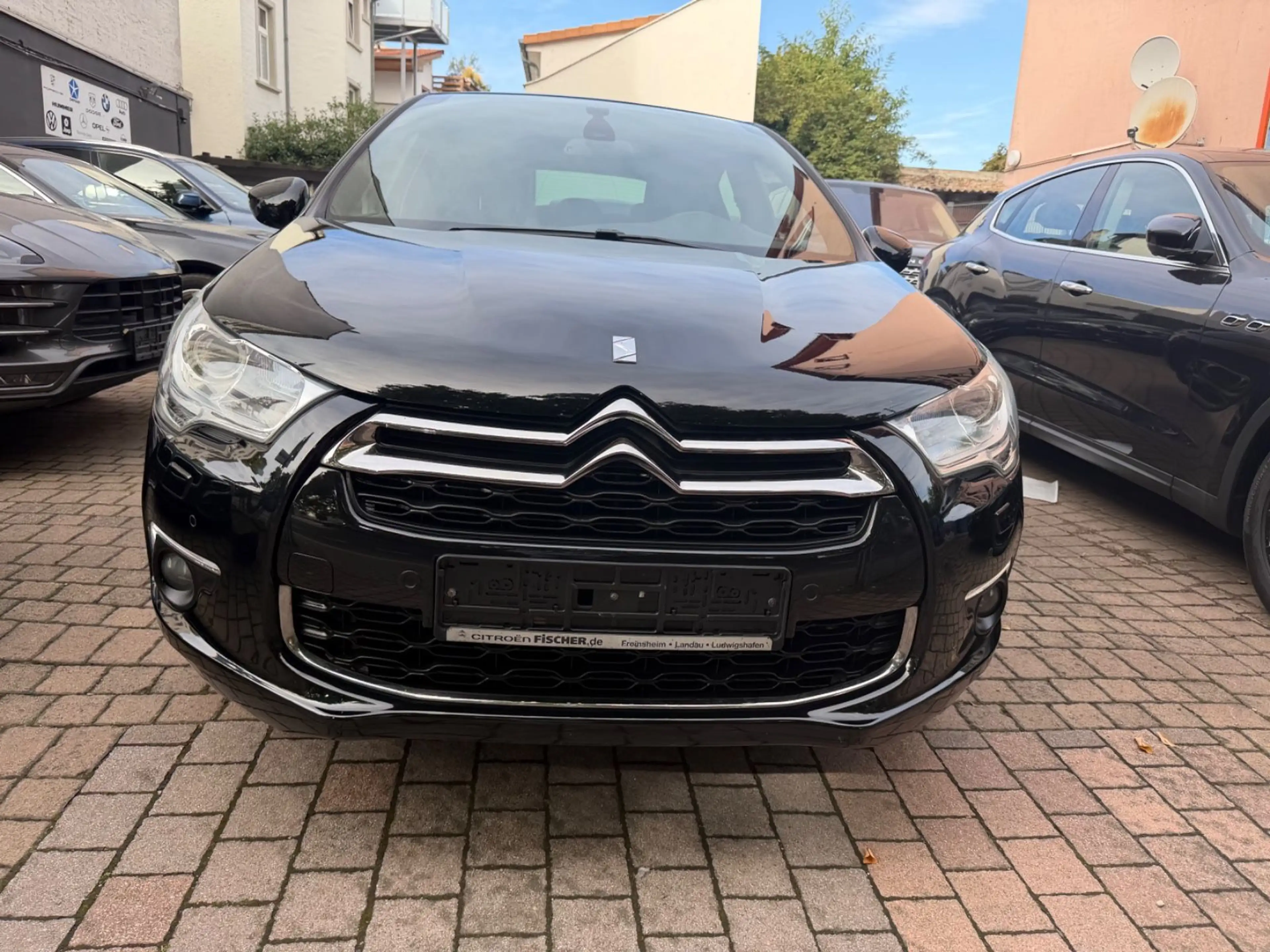 Citroen DS4 SoChic 2.Hand  Scheckheft Bi-Xenon Navi — photo 2