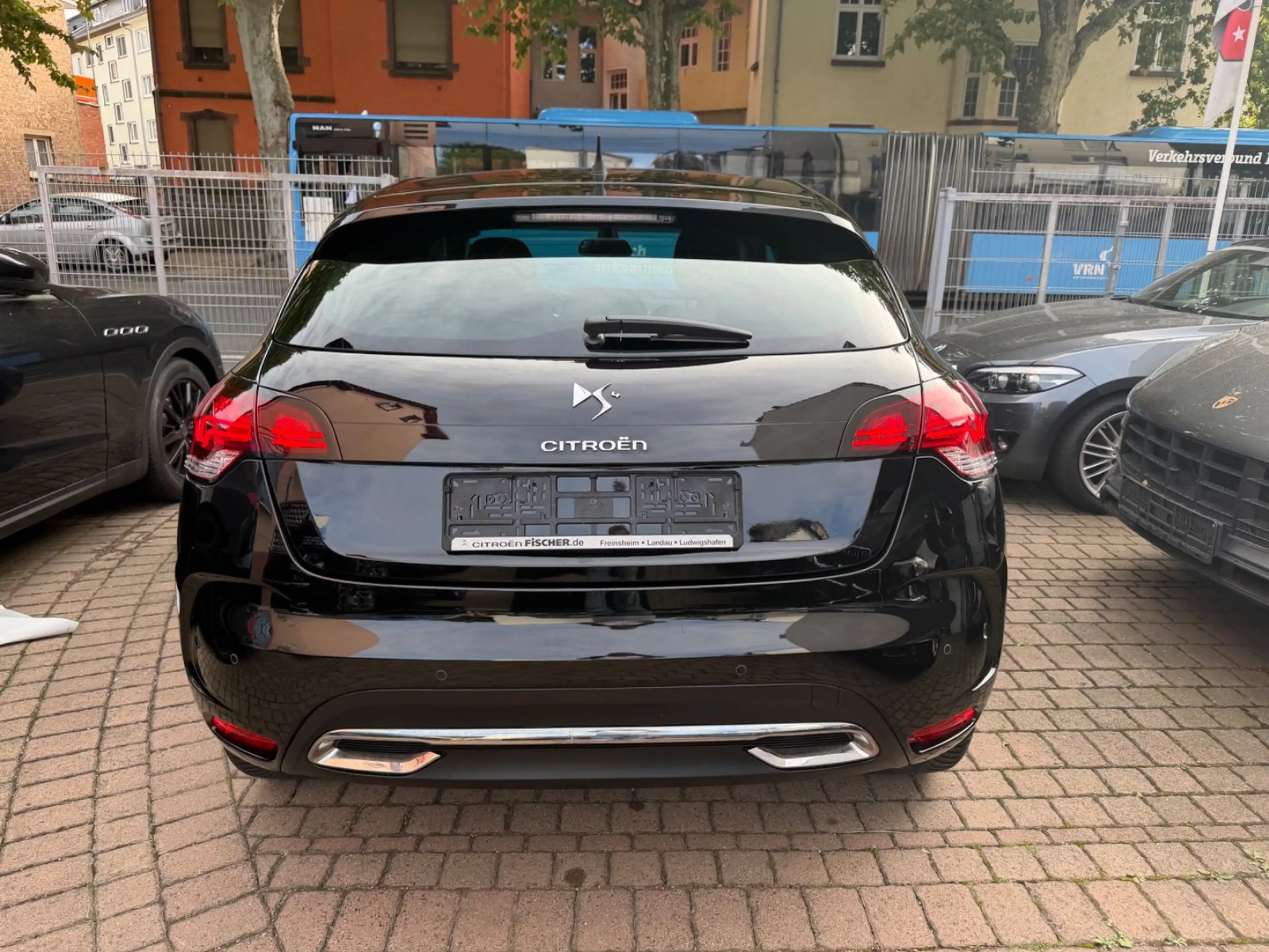 Citroen DS4 SoChic 2.Hand  Scheckheft Bi-Xenon Navi — photo 5