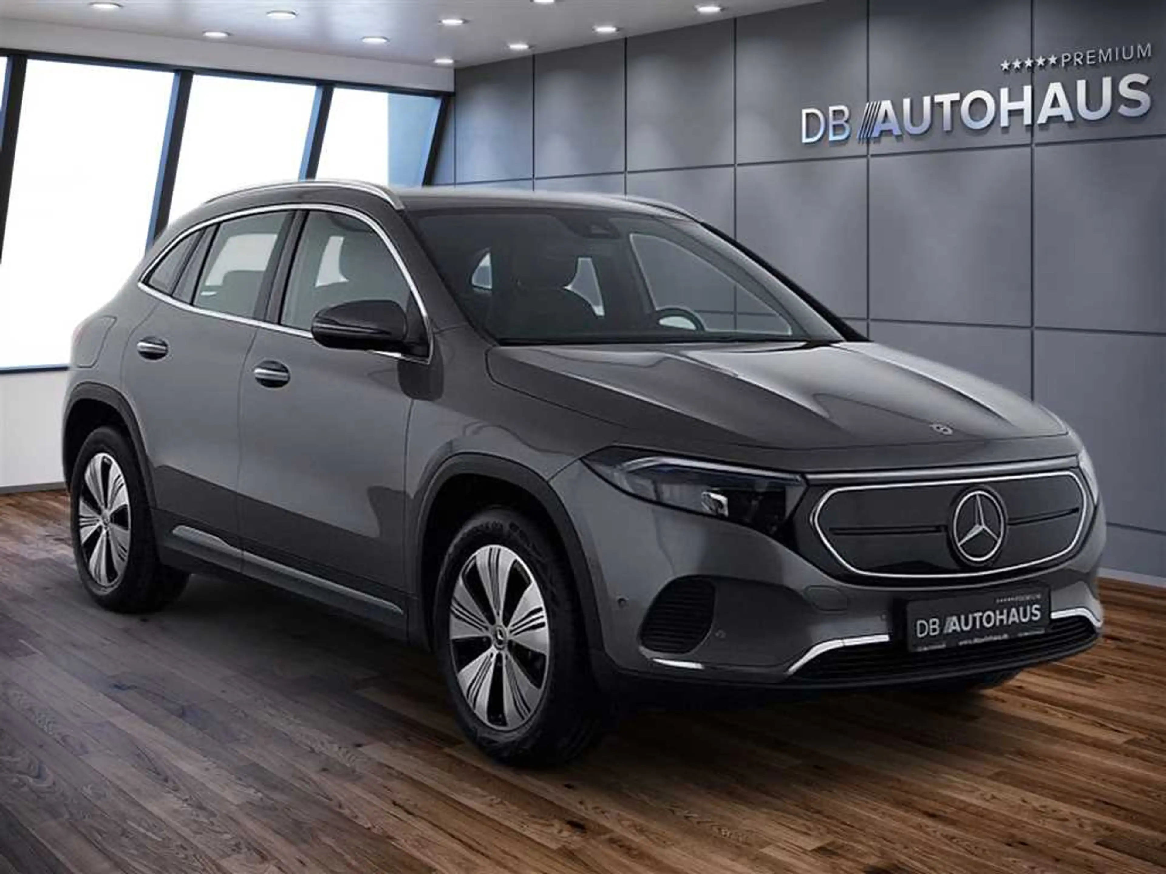 Mercedes-Benz EQA 300 4MATIC 67 kWh — photo 2