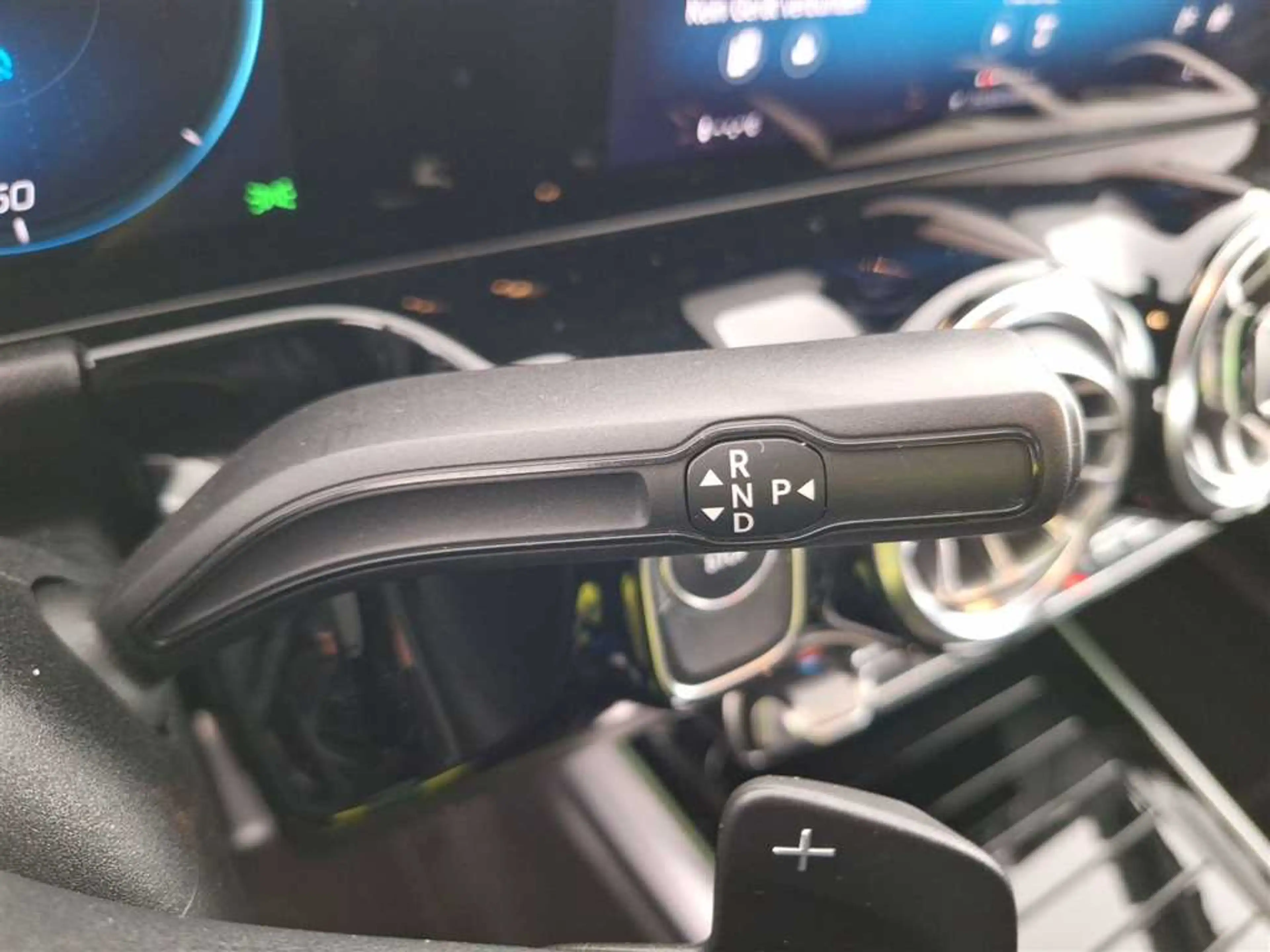 Mercedes-Benz EQA 300 4MATIC 67 kWh — photo 15