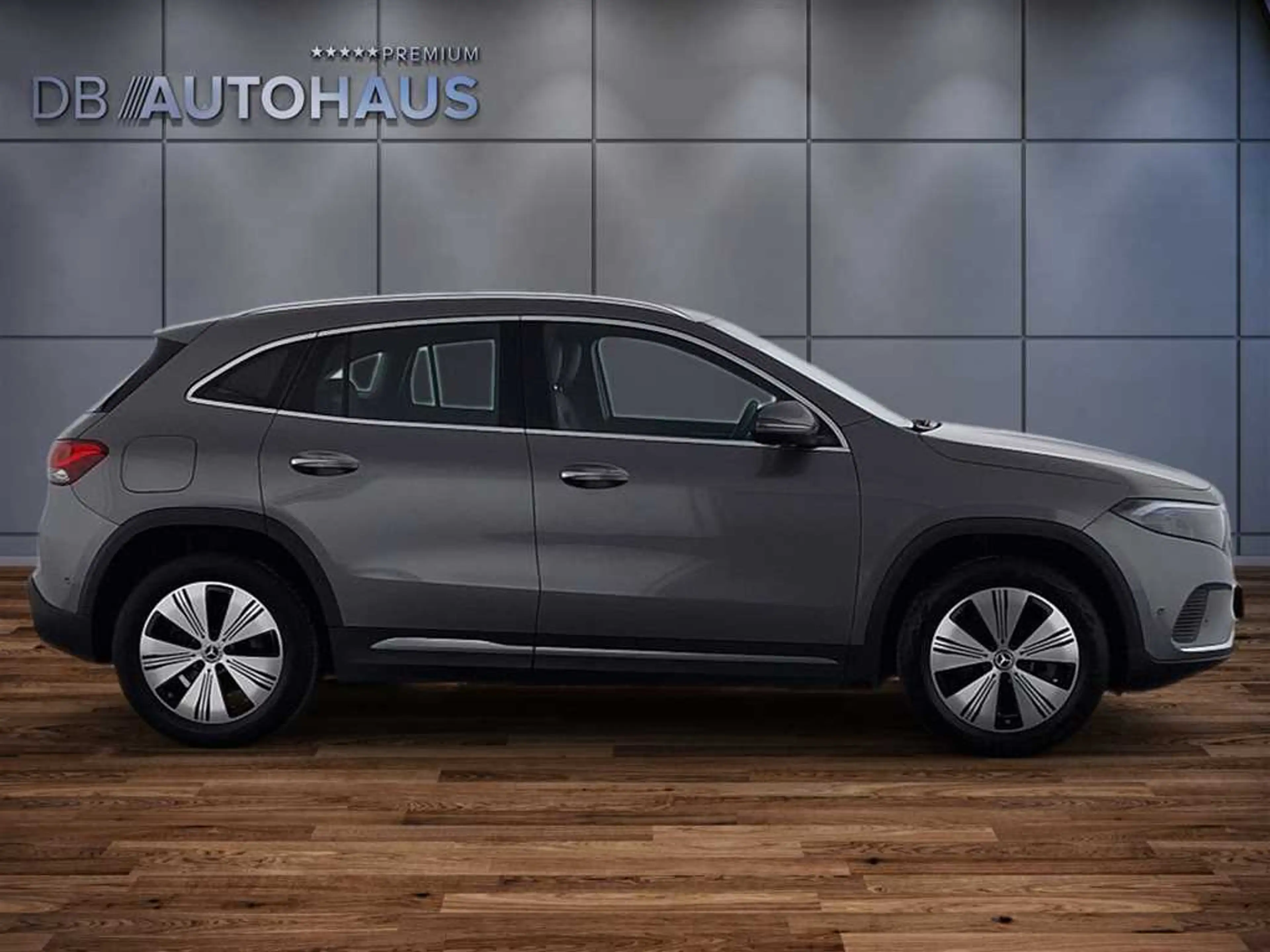 Mercedes-Benz EQA 300 4MATIC 67 kWh — photo 3