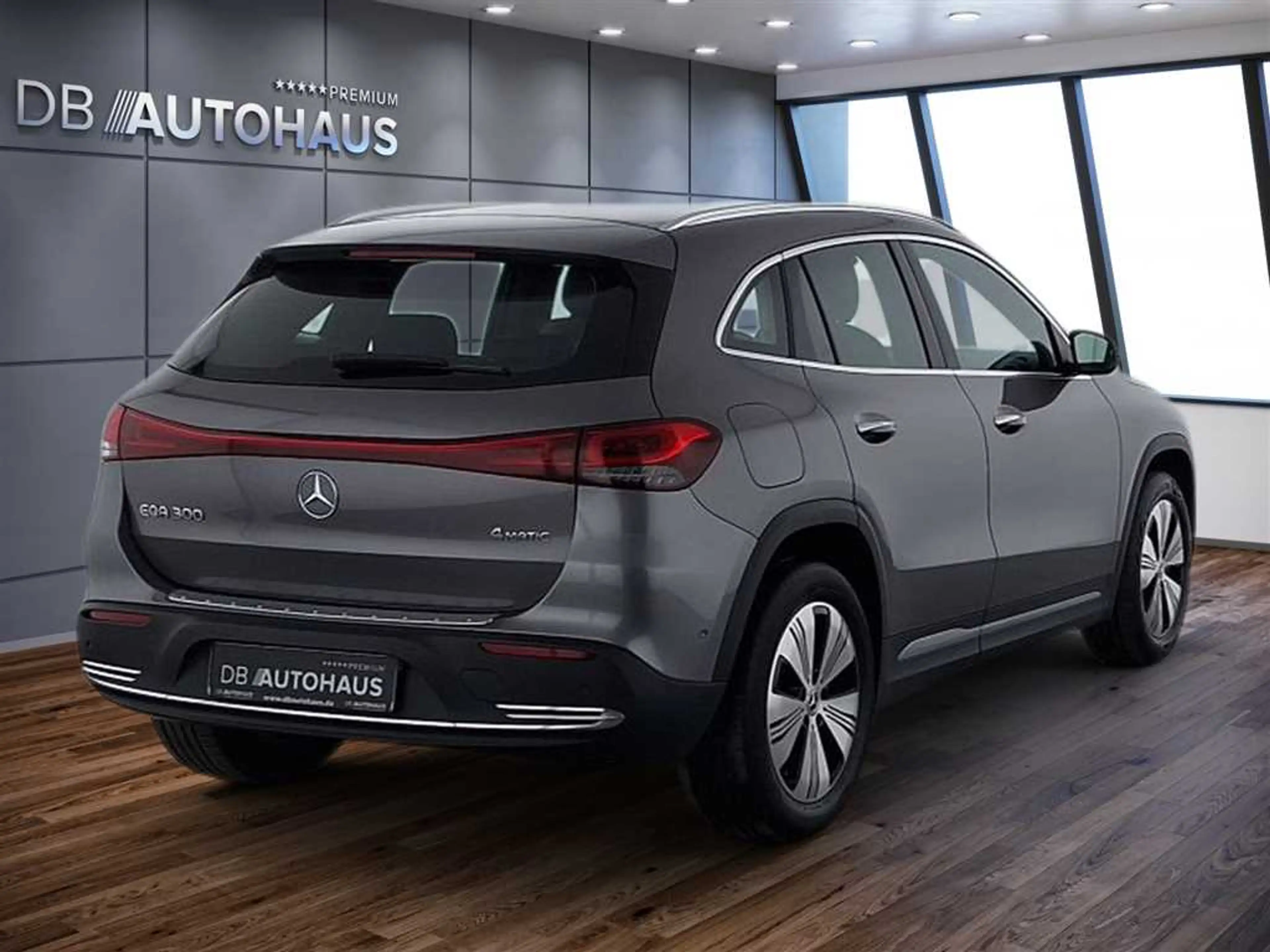 Mercedes-Benz EQA 300 4MATIC 67 kWh — photo 4