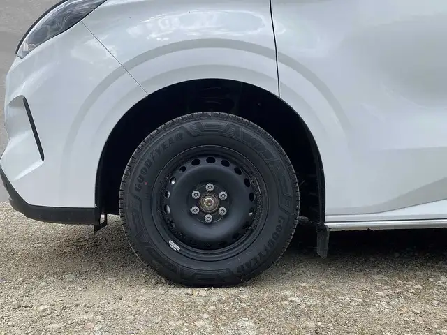 Ford Transit Custom view 9
