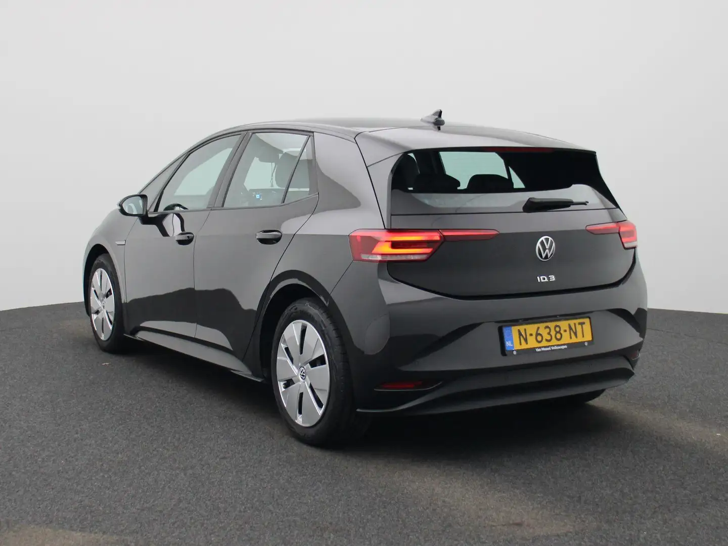 Volkswagen ID.3 ID.3 45 kWh | Automaat | Airco | Navigatie | Adapt Grijs - 2