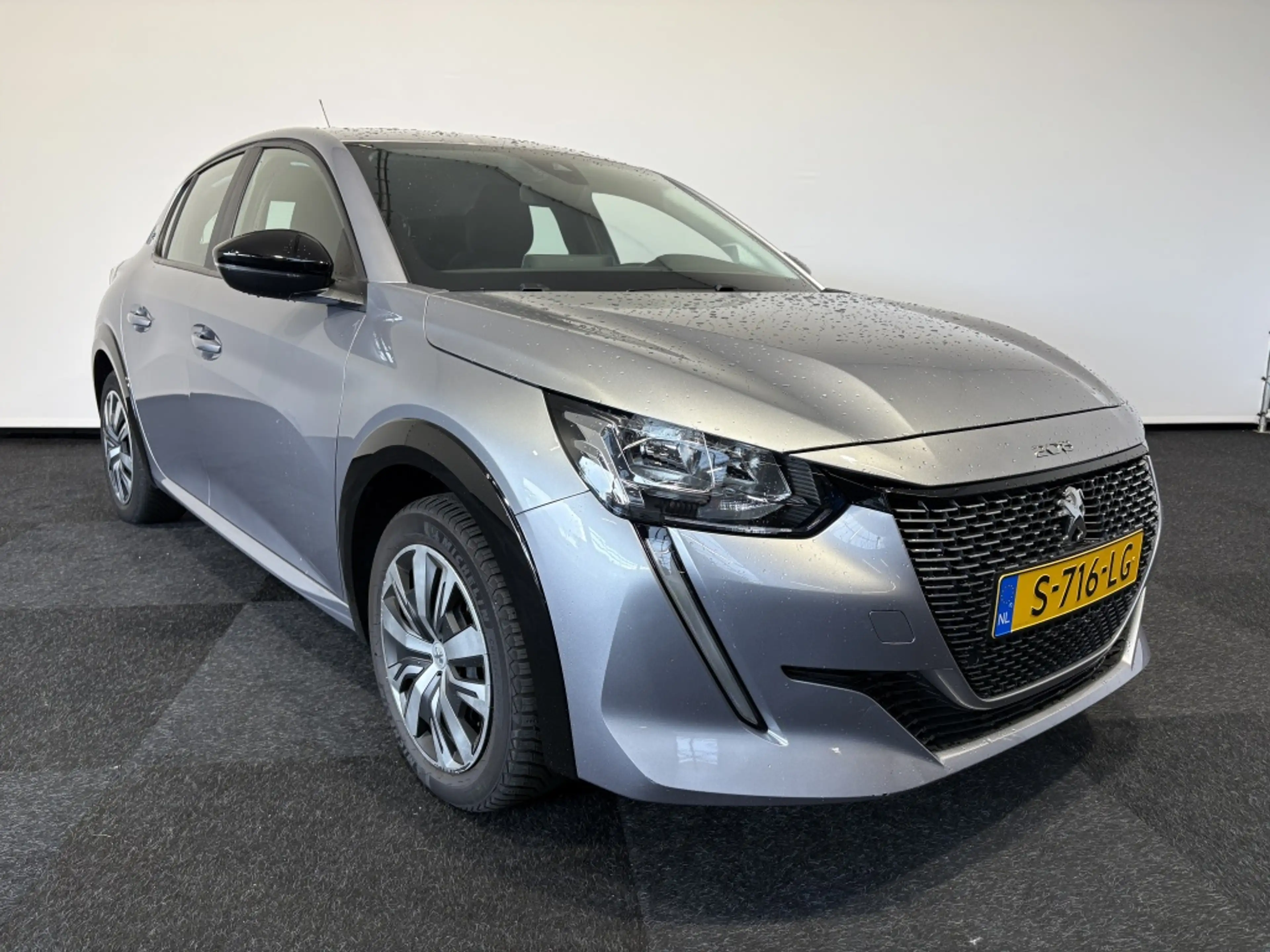Peugeot e-208 50 kWh SOH 95% | Carplay | Lane Assist | Cruise co — photo 14