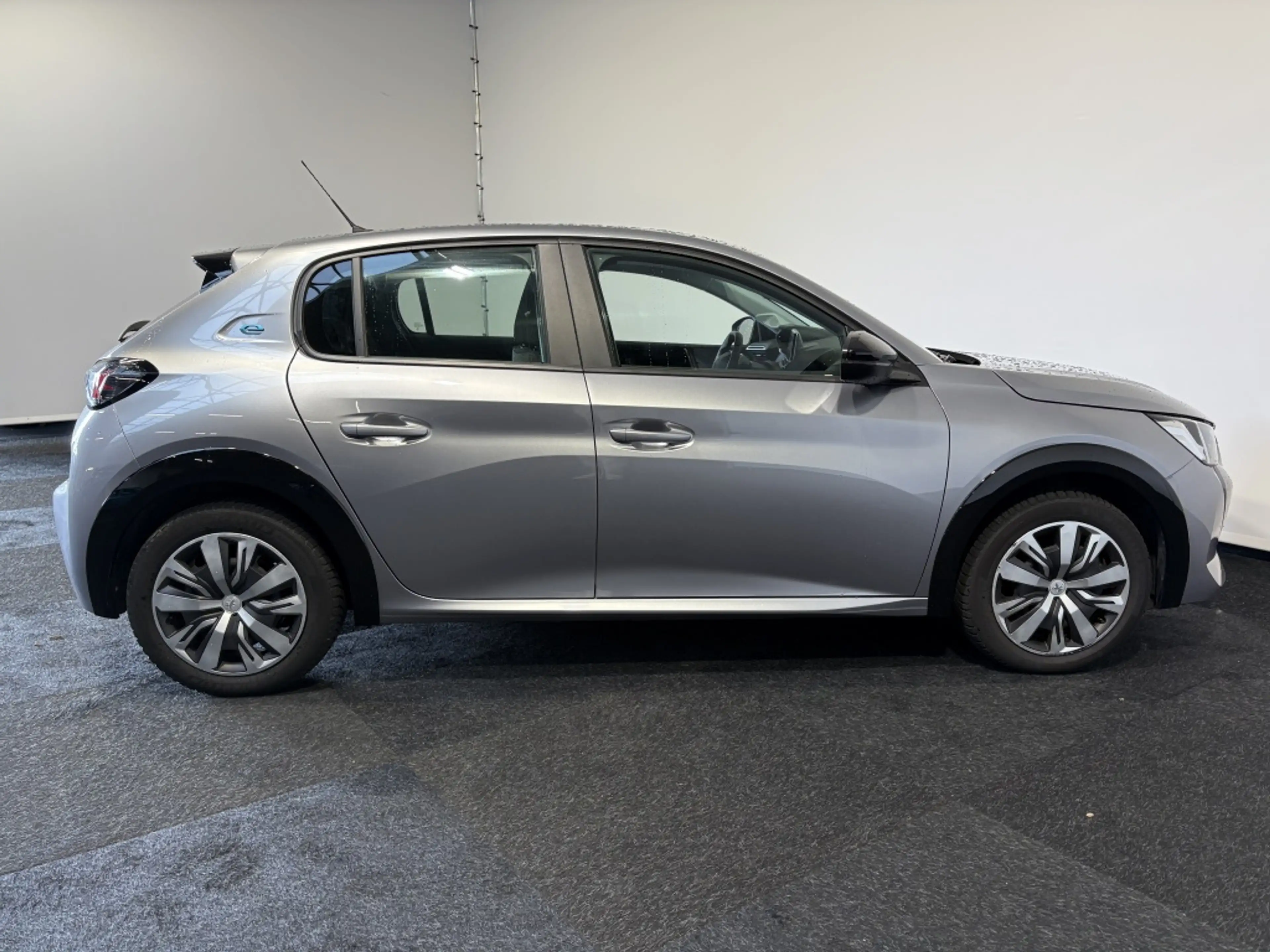 Peugeot e-208 50 kWh SOH 95% | Carplay | Lane Assist | Cruise co — photo 6
