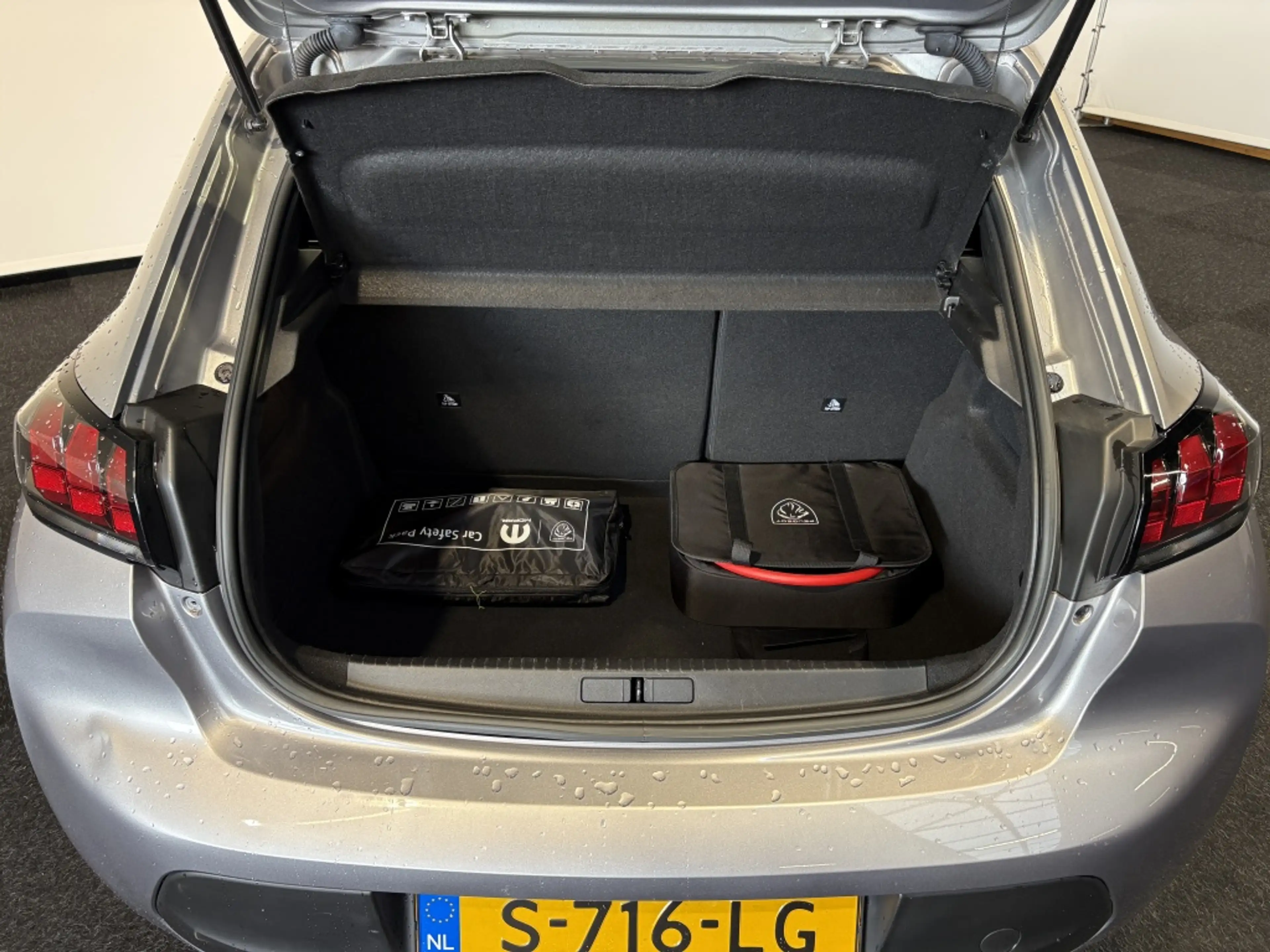 Peugeot e-208 50 kWh SOH 95% | Carplay | Lane Assist | Cruise co — photo 9