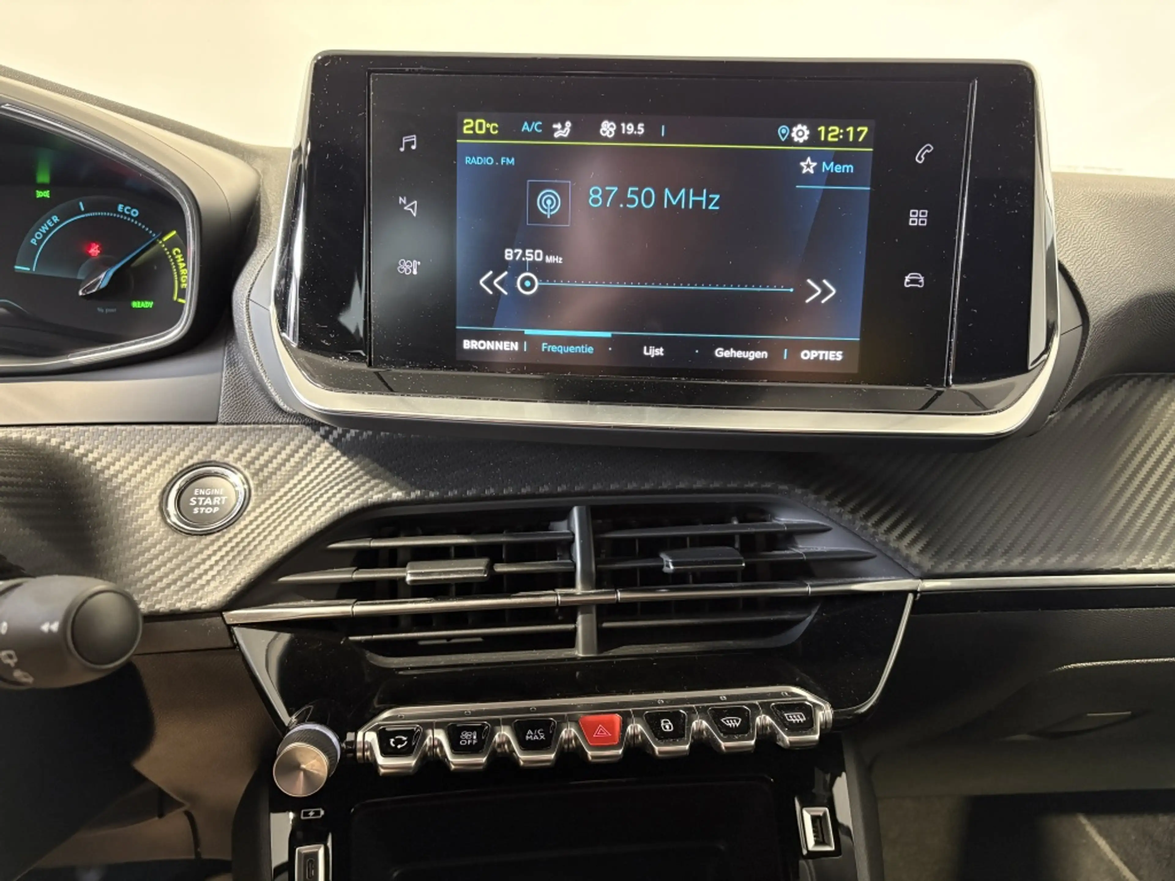 Peugeot e-208 50 kWh SOH 95% | Carplay | Lane Assist | Cruise co — photo 12