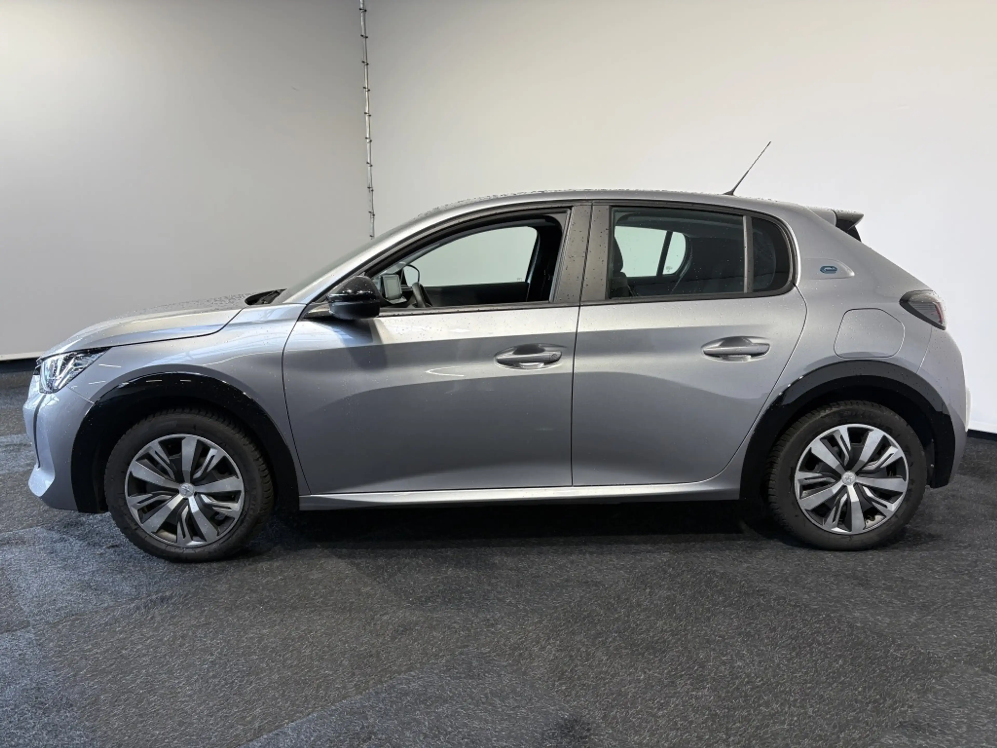 Peugeot e-208 50 kWh SOH 95% | Carplay | Lane Assist | Cruise co — photo 7
