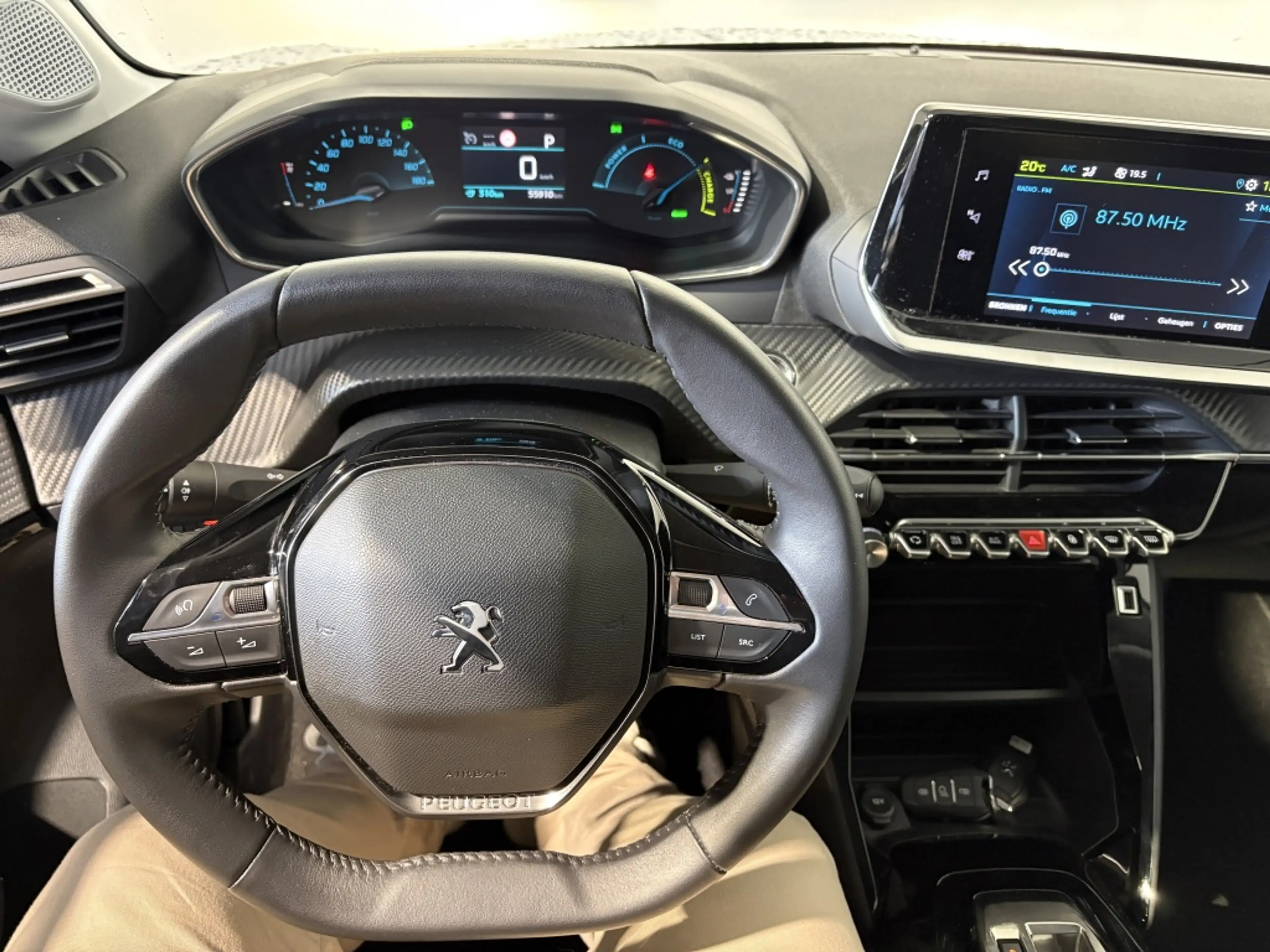 Peugeot e-208 50 kWh SOH 95% | Carplay | Lane Assist | Cruise co — photo 10