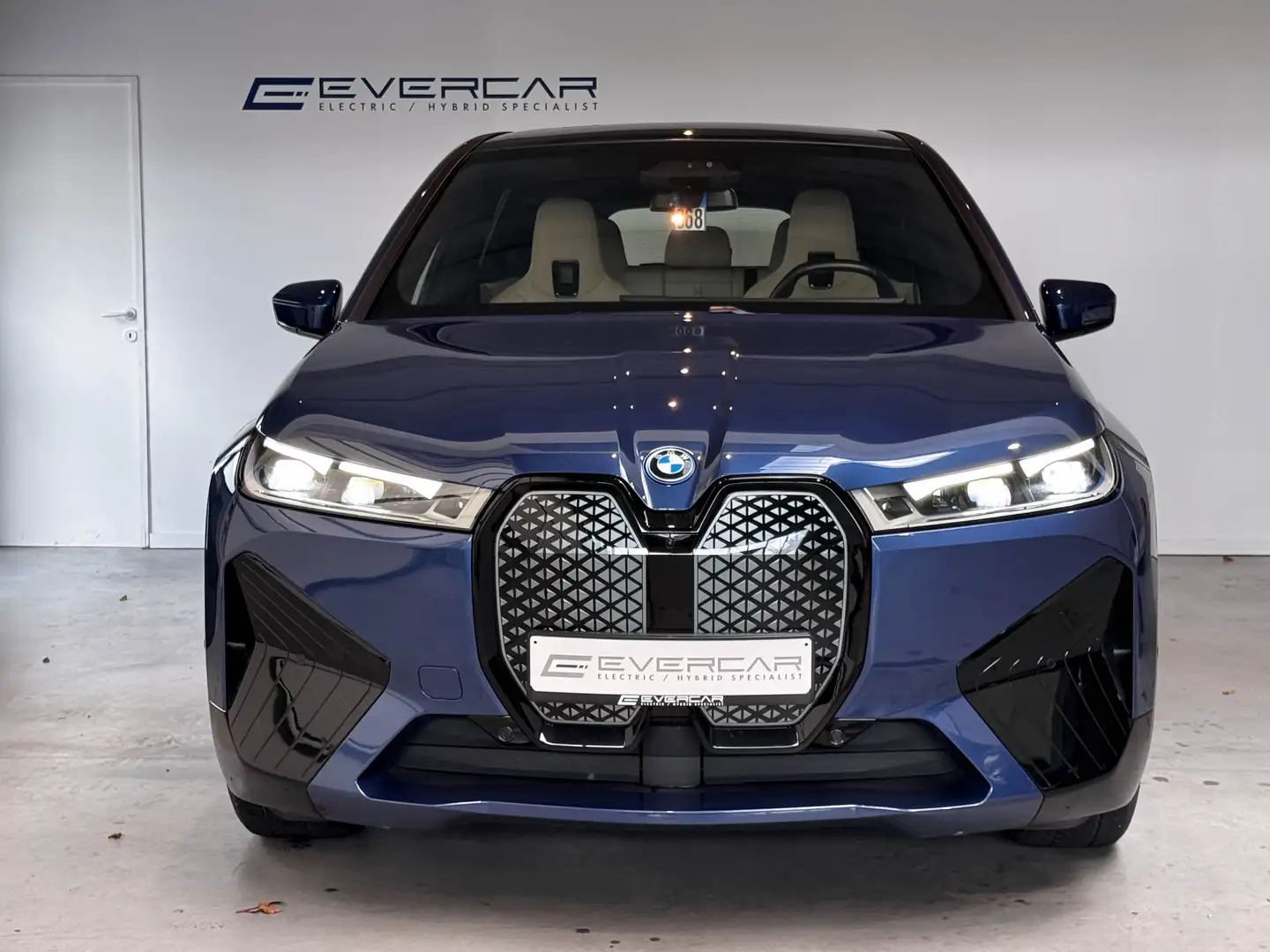 BMW iX iX 111.5 kWh xDrive50  **TOWHOOK*PANO*LEATHER** - 2