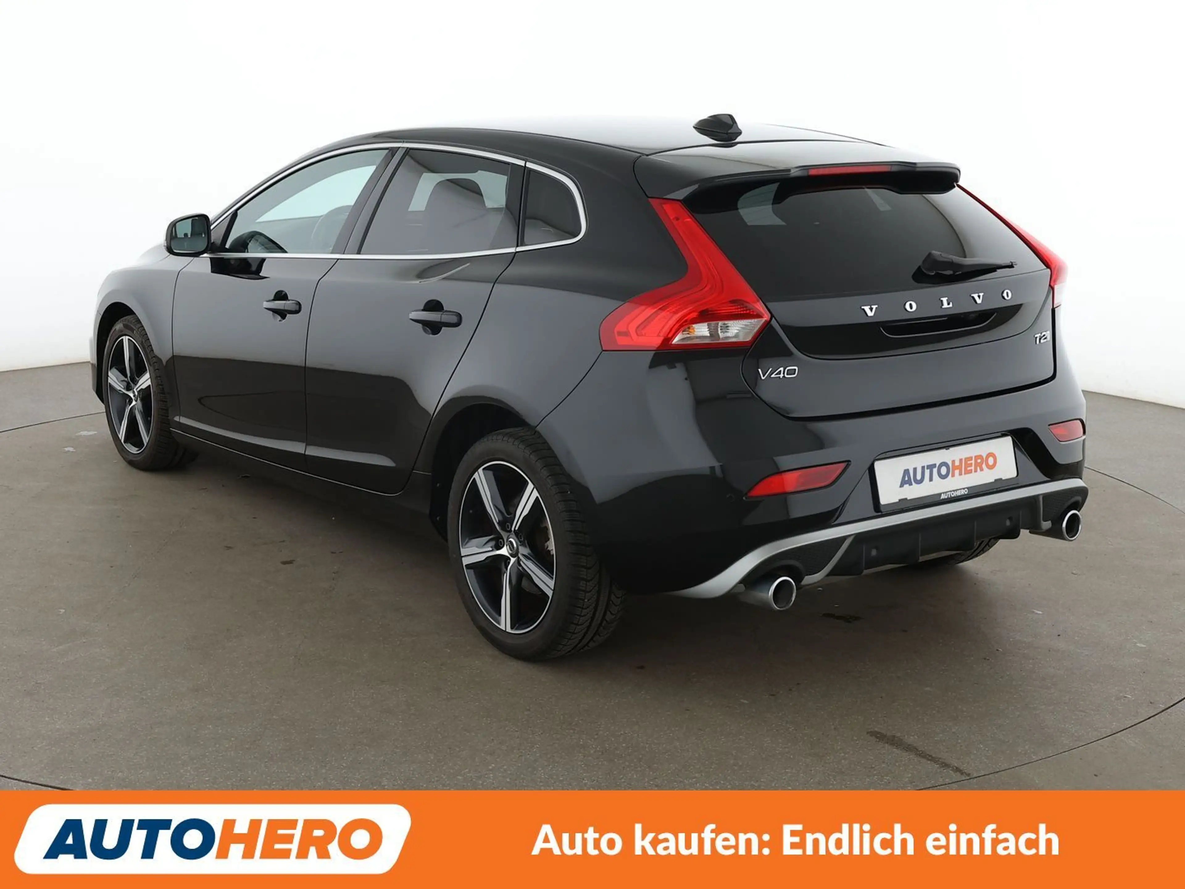 Volvo V40 1.5 R-Design Aut*NAVI*TEMPO*CAM*PDC*SHZ* — photo 4