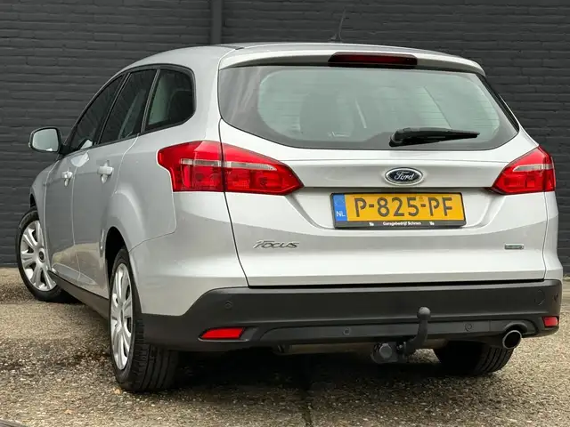 Ford Focus view 5