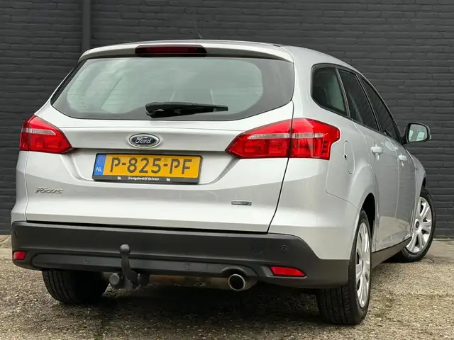 Ford Focus view 4