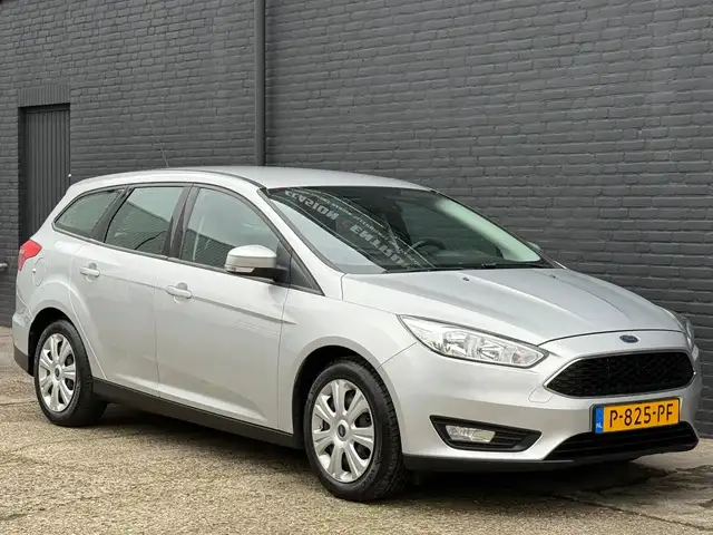 Ford Focus view 7