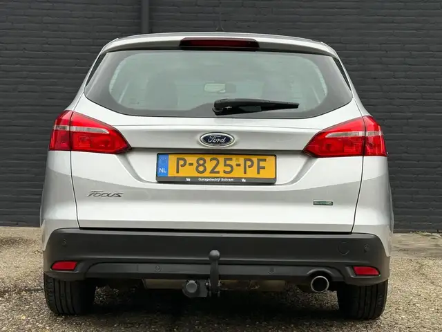Ford Focus view 6