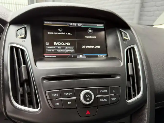 Ford Focus view 24