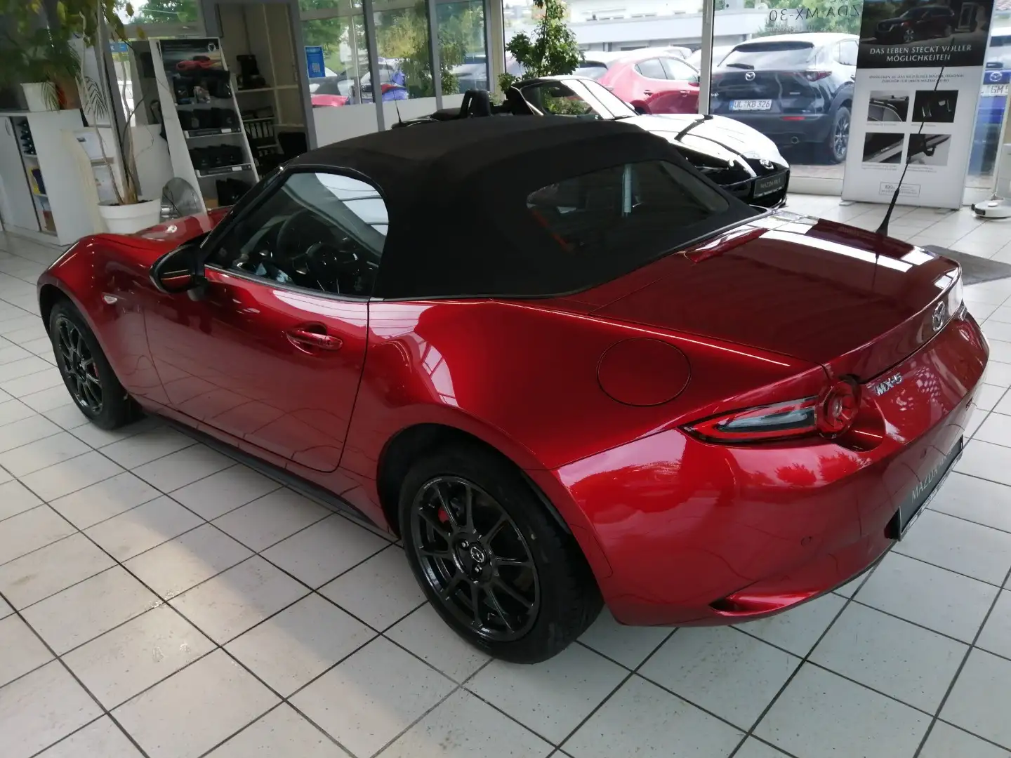 Mazda MX-5 1.5L SKYACTIV-G (132 hp) Rouge - 2