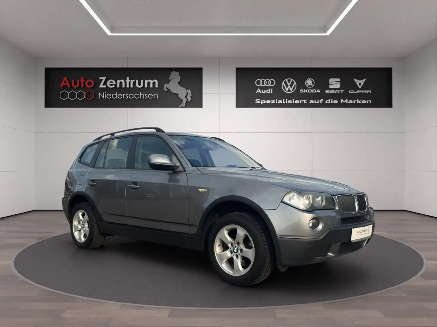 BMW X3 xDrive20d PDC*Comfort Paket Plus mit AHK ab 49 EUR Grau - 1