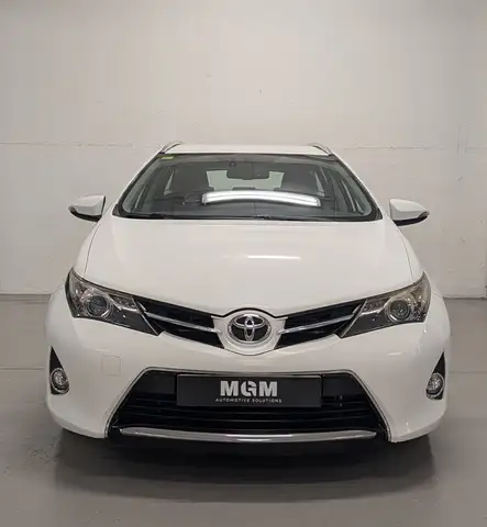 Toyota Auris Touring Sports 120D Live