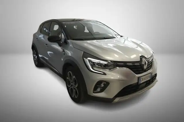 2023 Renault Captur in Grey for sale