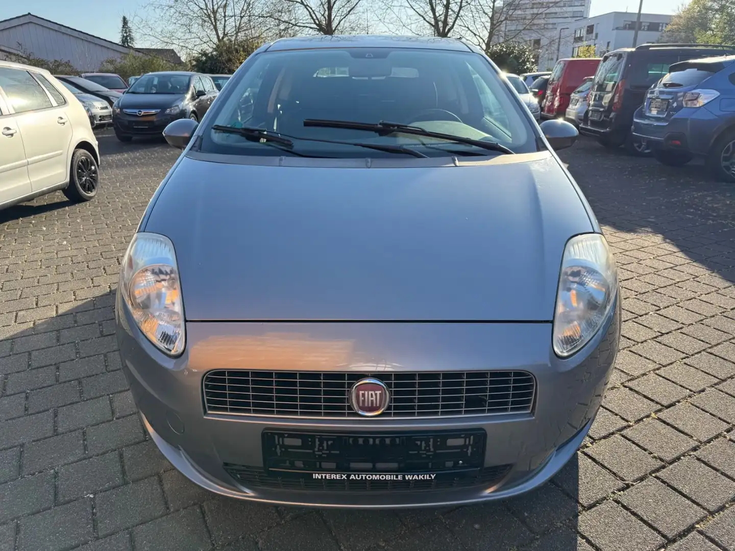 Fiat Grande Punto 1.4 8V Dynamic KLIMA/PDC/ALU/ALLWET Silber - 2