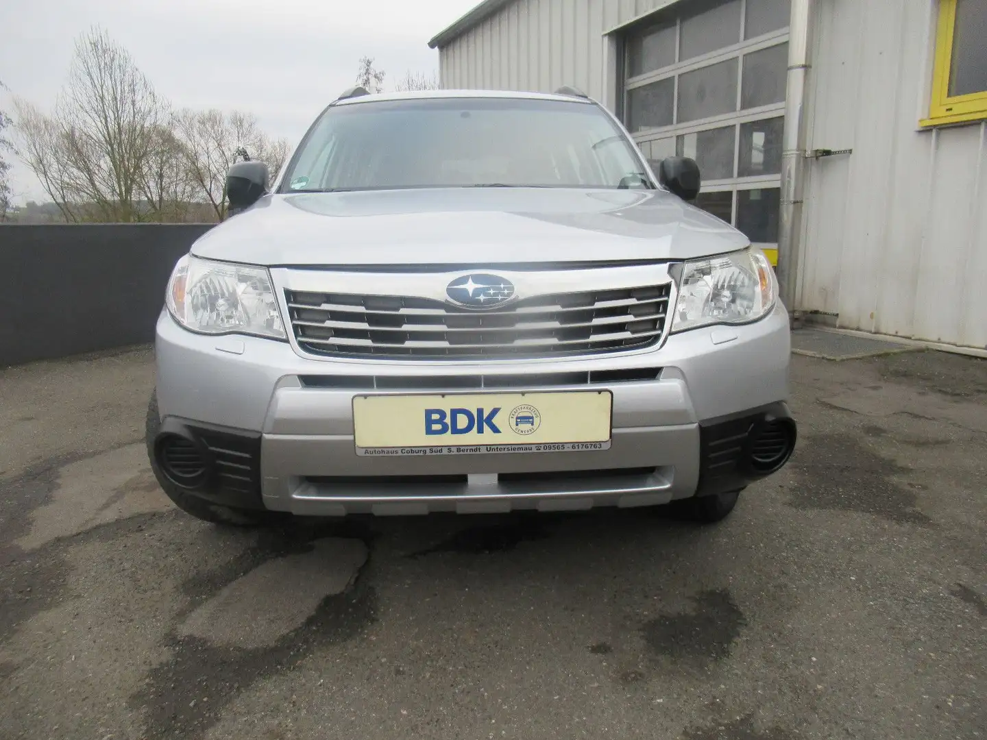 Subaru Forester Trend KLIMA 4WD ALLRAD AHK TRENNGITTER Silber - 2