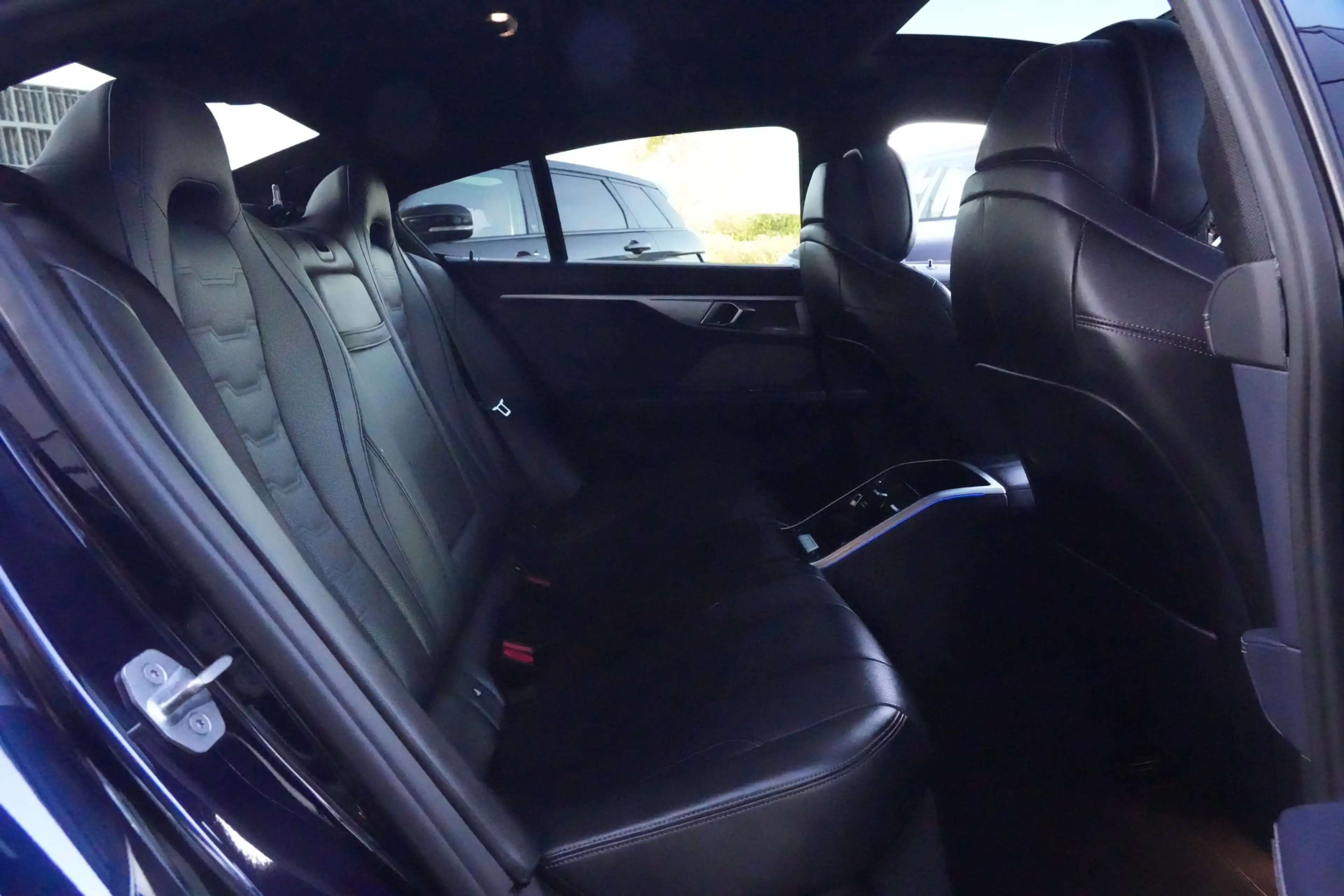 BMW M850 8-serie Gran Coupé M850i xDrive High Executive — photo 27