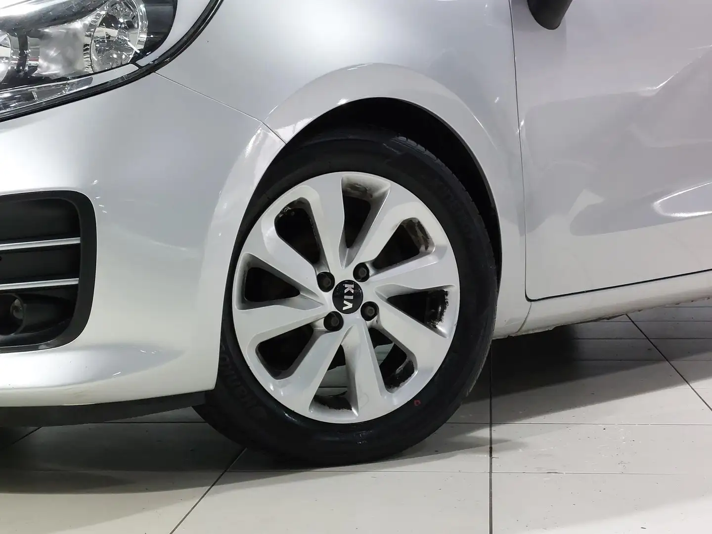 Kia Rio 1.2 CVVT DynamicLine LM velgen , stoelverwarming, Grijs - 2